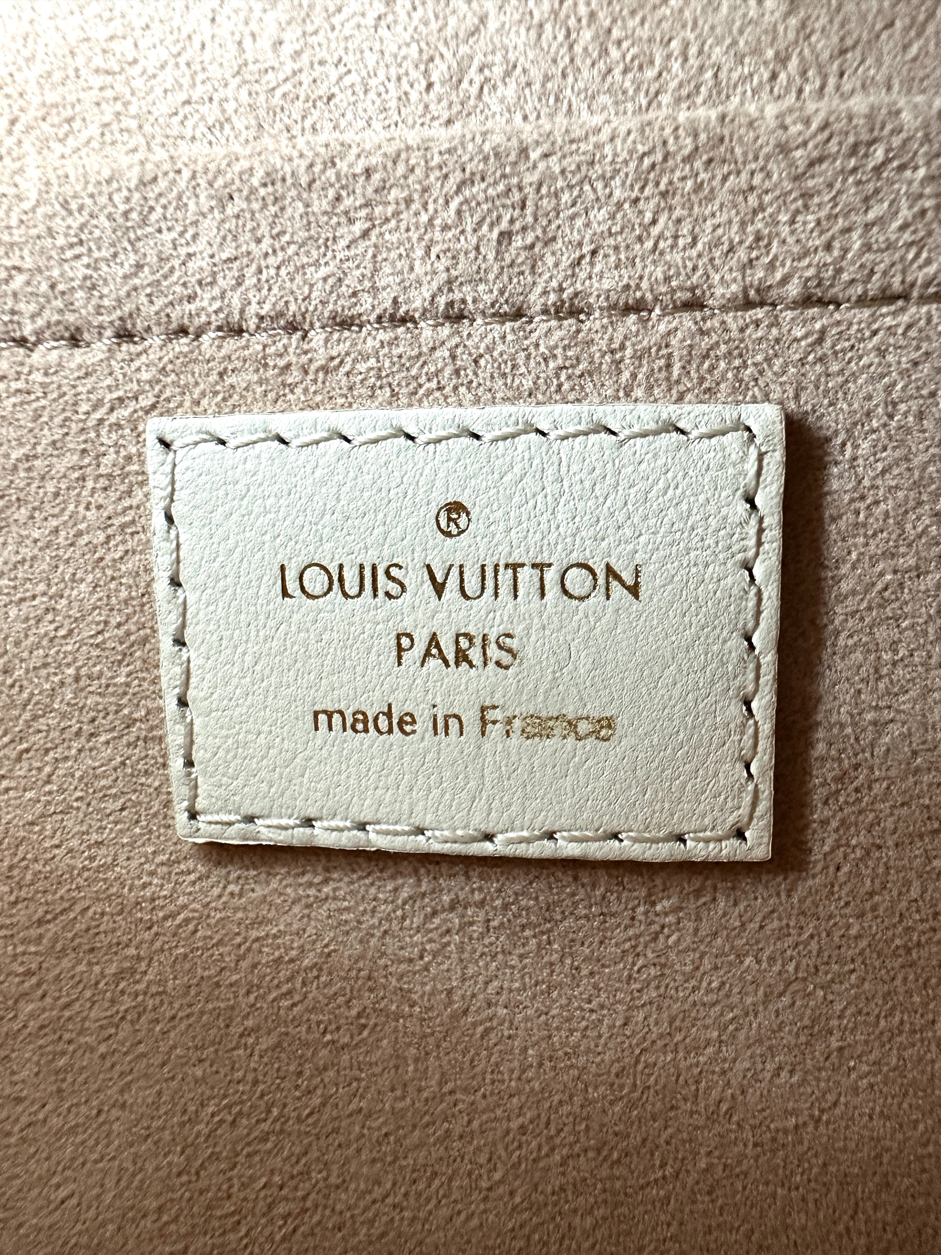 Louis Vuitton New Square Quartz Multicolor Monogram Embossed Leather Square Bag LV3220