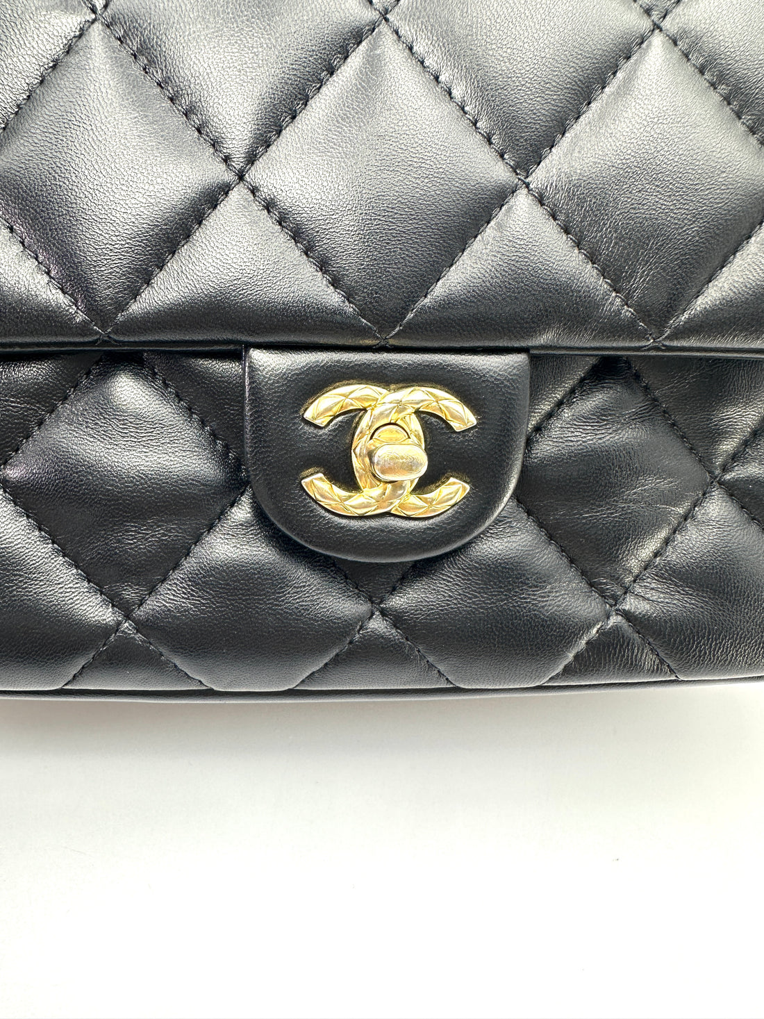 Chanel Classic Flap Black Quilted Leather Mini Shoulder Bag(K7***3G) CC2451