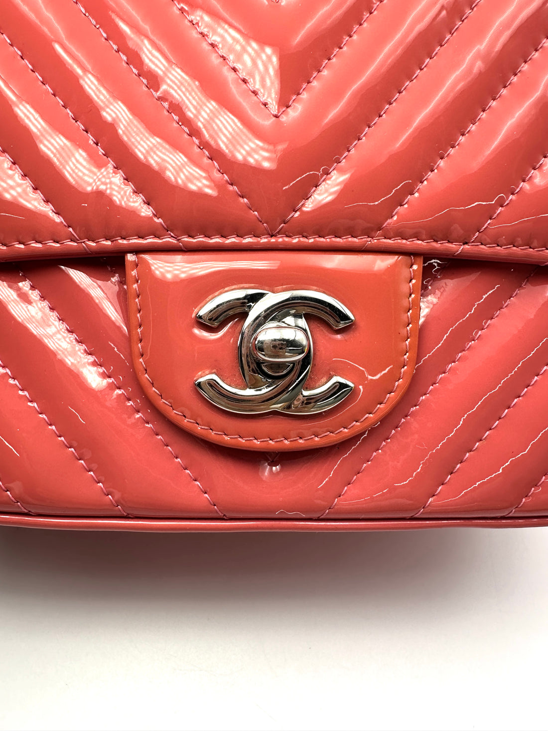 Chanel Classic Flap Pink Chevron Quilted Patent Leather Mini Shoulder Bag(23***83) CC2460