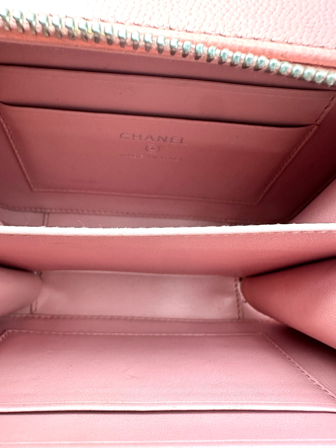 Chanel Filigree Pink/White Quilted Leather Vanity Case(27***66) CC2450