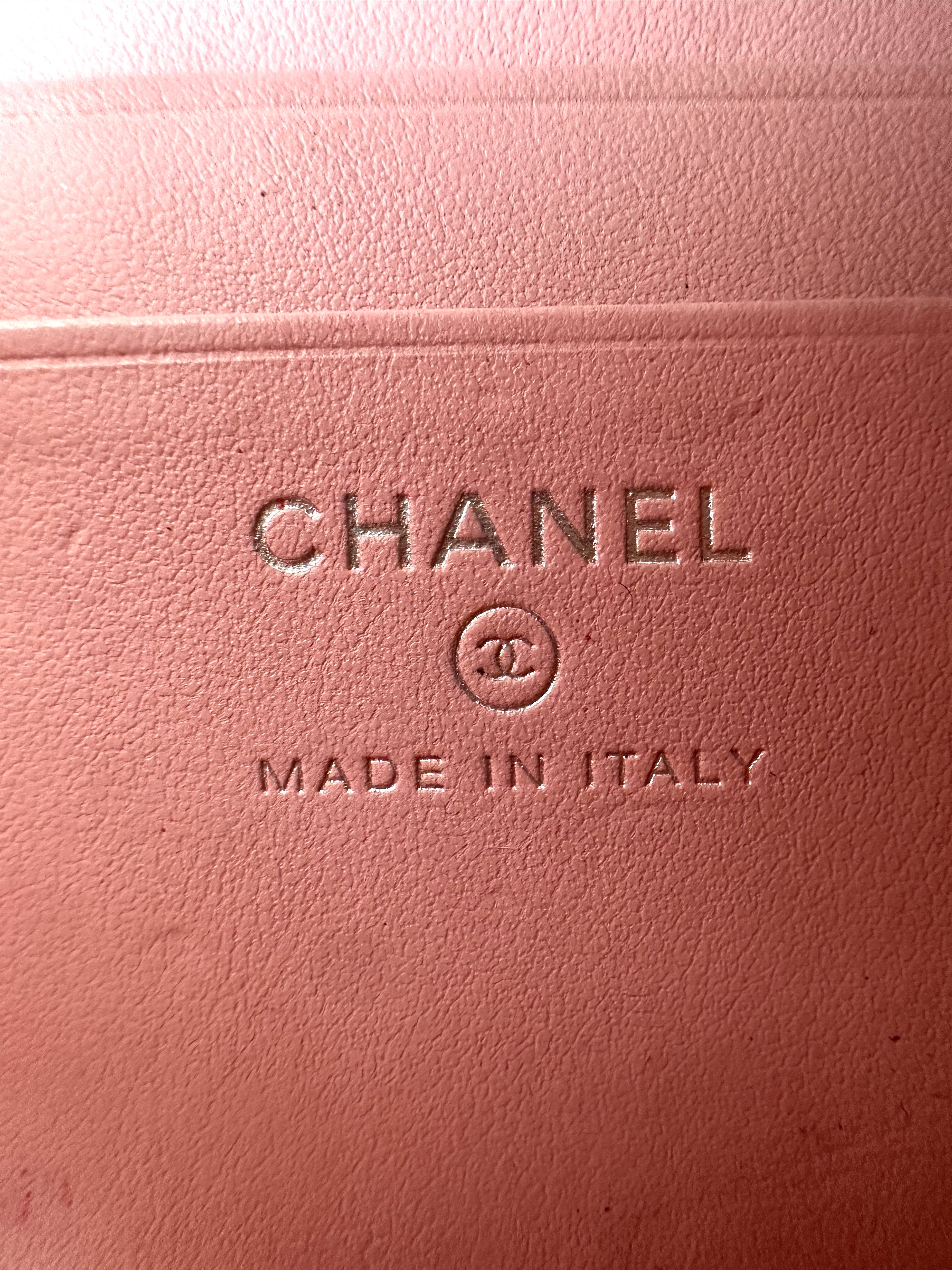 Chanel Filigree Pink/White Quilted Leather Vanity Case(27***66) CC2450