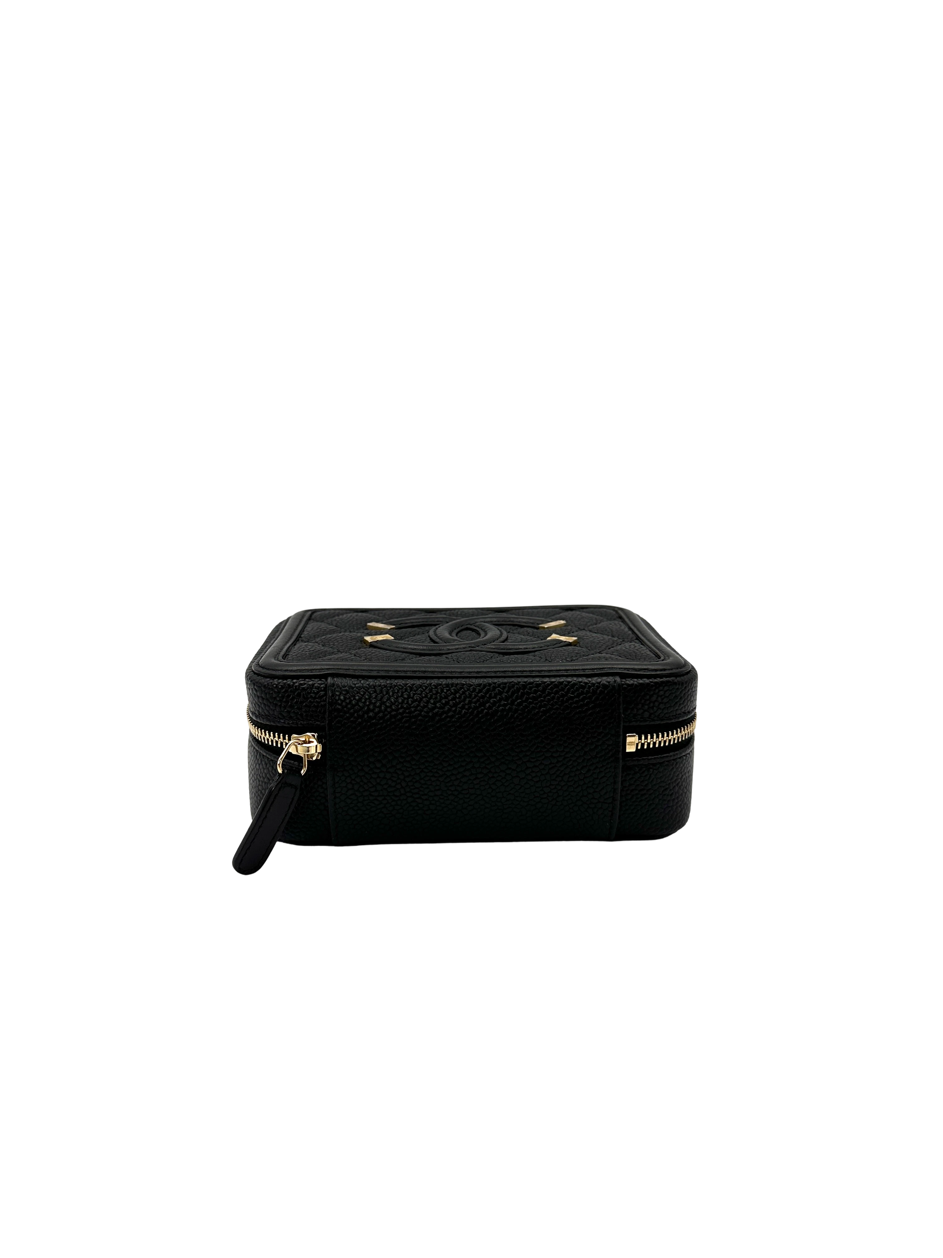 Chanel CC Filigree Black Quilted Leather Vanity Clutch(26***82) CC2452