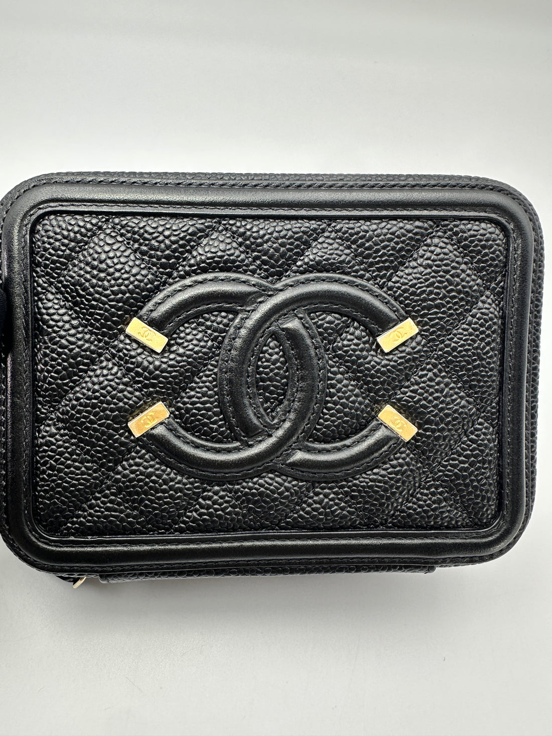 Chanel CC Filigree Black Quilted Leather Vanity Clutch(26***82) CC2452