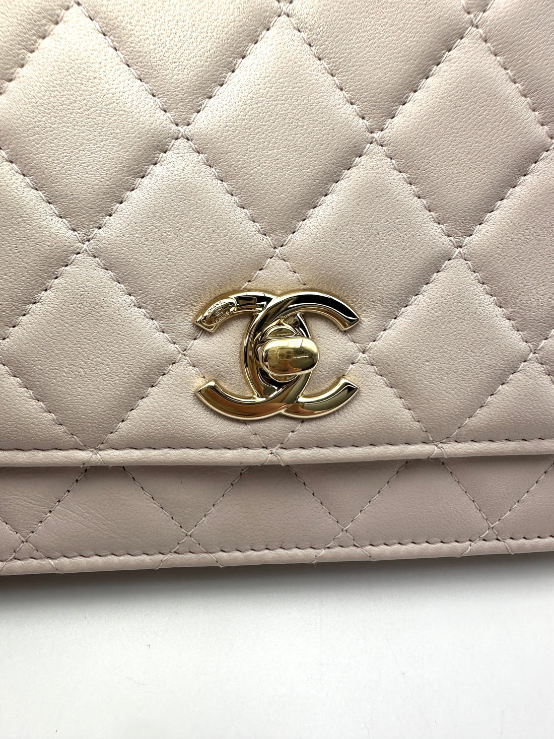 Chanel Trendy CC Pink Quilted Leather Wallet On Chain(30***19) CC2457