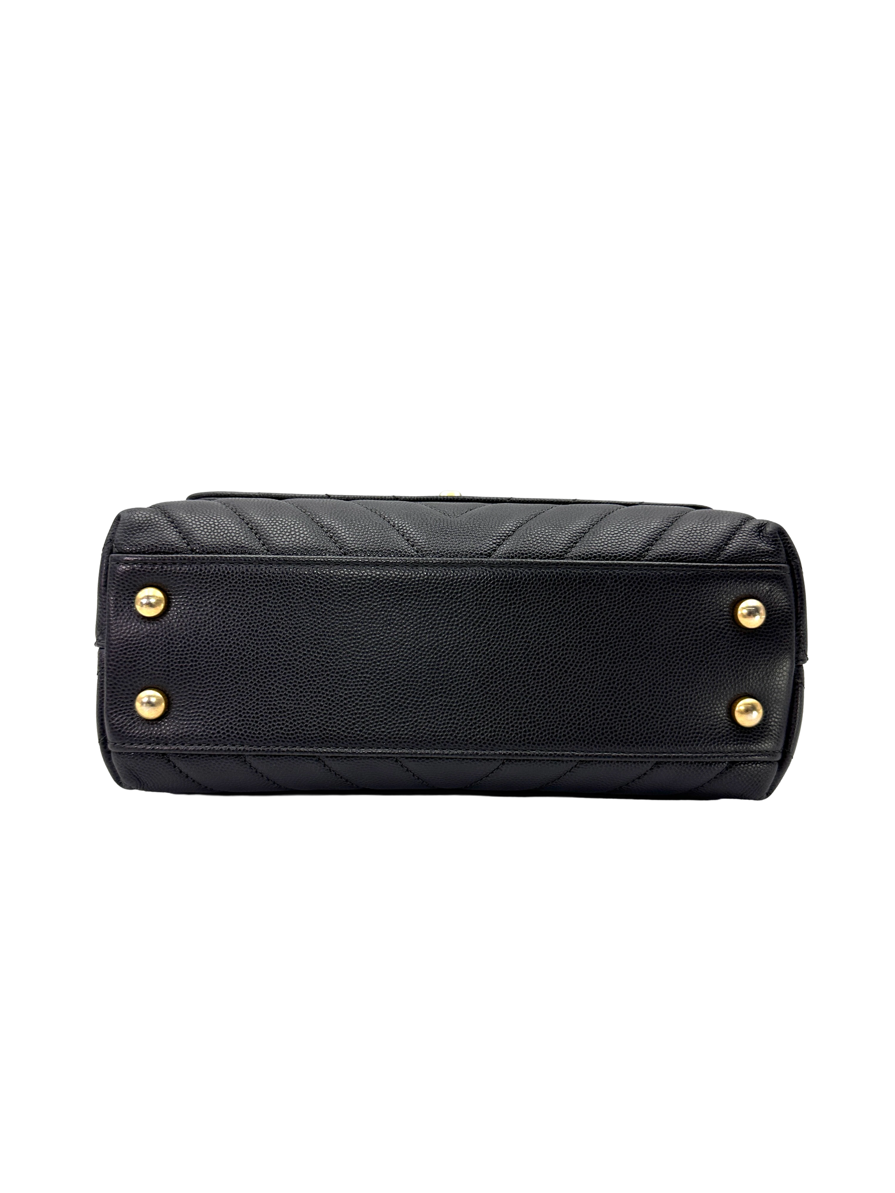 Chanel CoCo Handle Black Chevron Quilted Small Size Shoulder Bag(27***42) CC2463