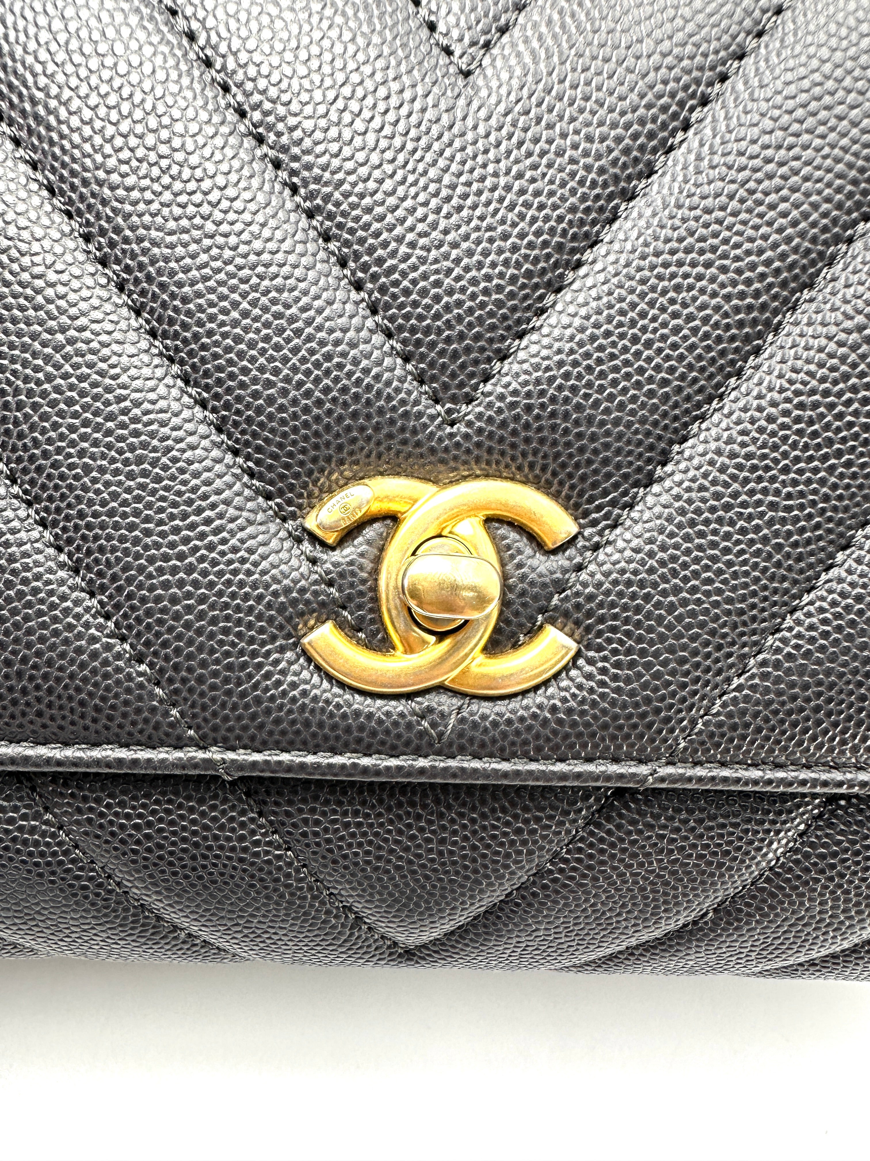 Chanel CoCo Handle Black Chevron Quilted Small Size Shoulder Bag(27***42) CC2463