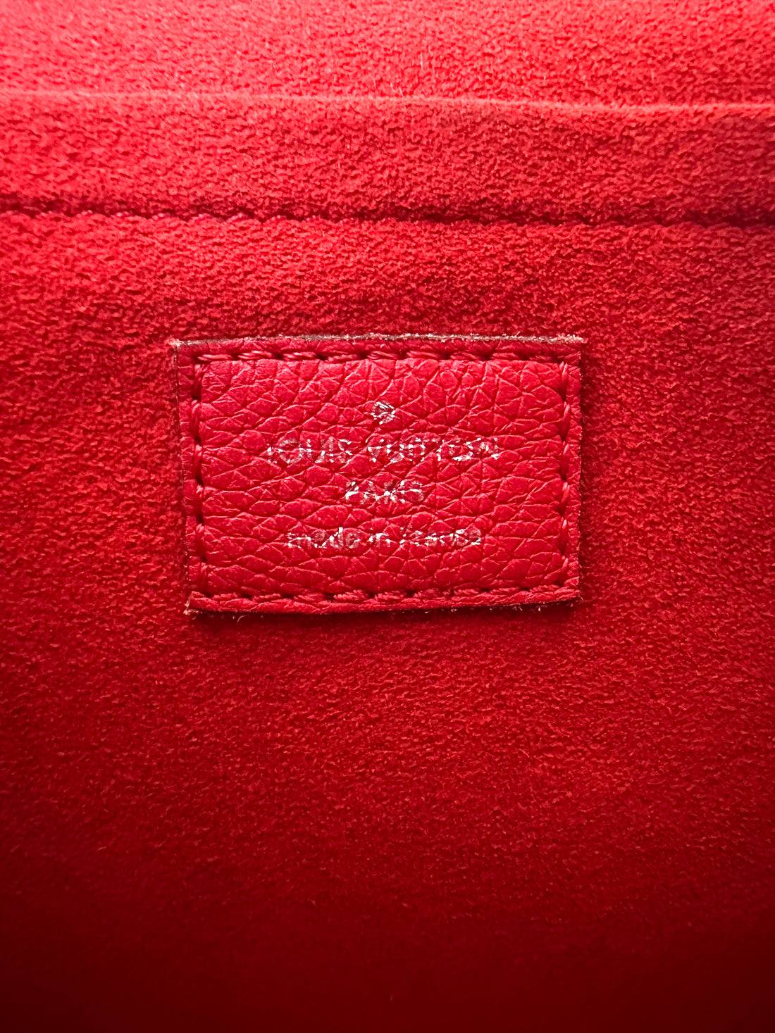 Louis Vuitton Lockme Red Leather Shoulder Bag LV3236