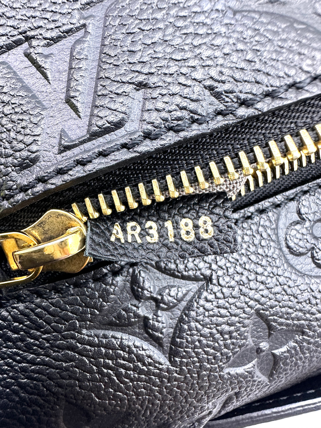Louis Vuitton Black Monogram Empreinte Leather Pochette Metis LV3241