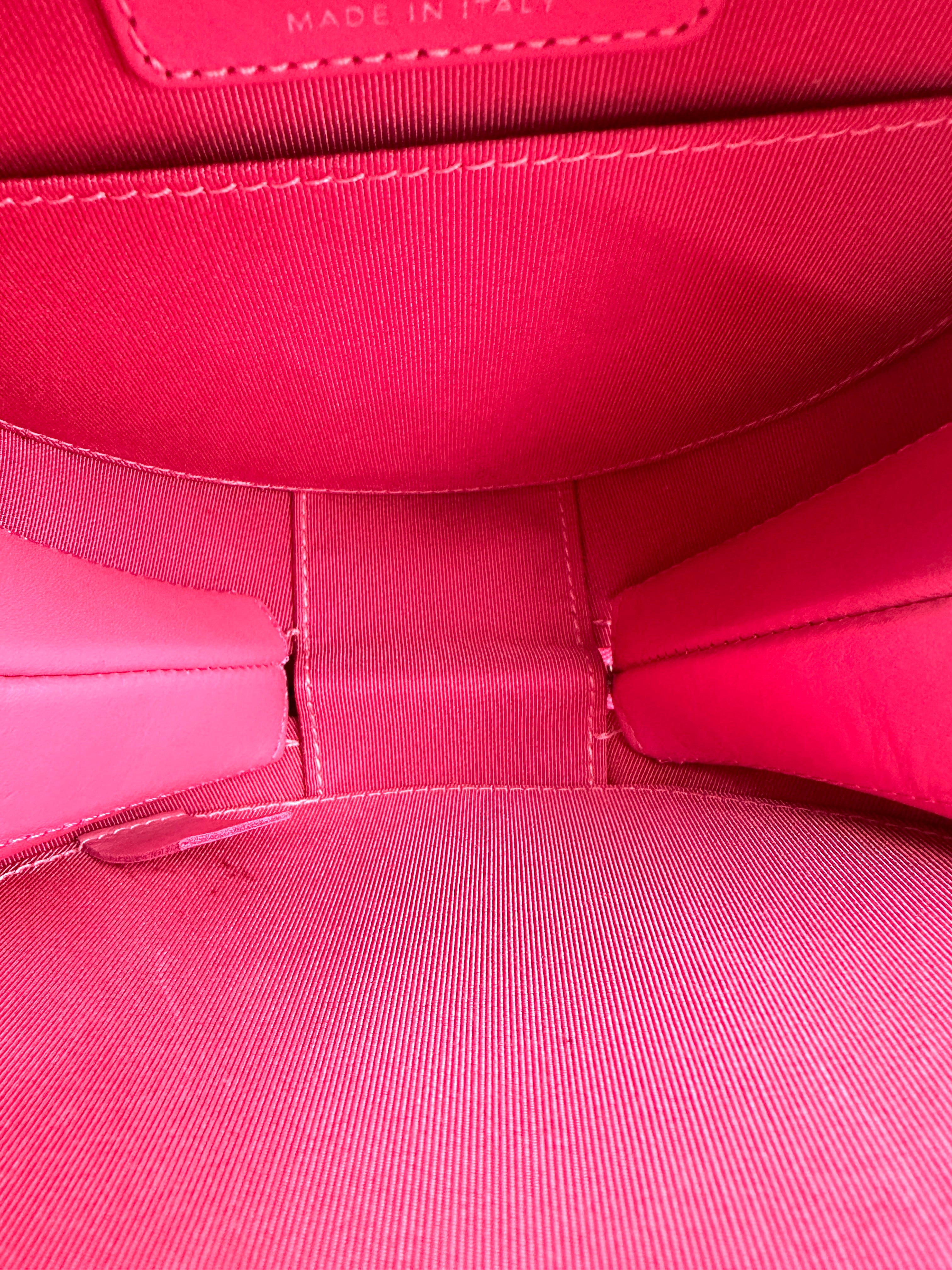 Chanel Pink Leather Round Clutch(26***97) CC2464