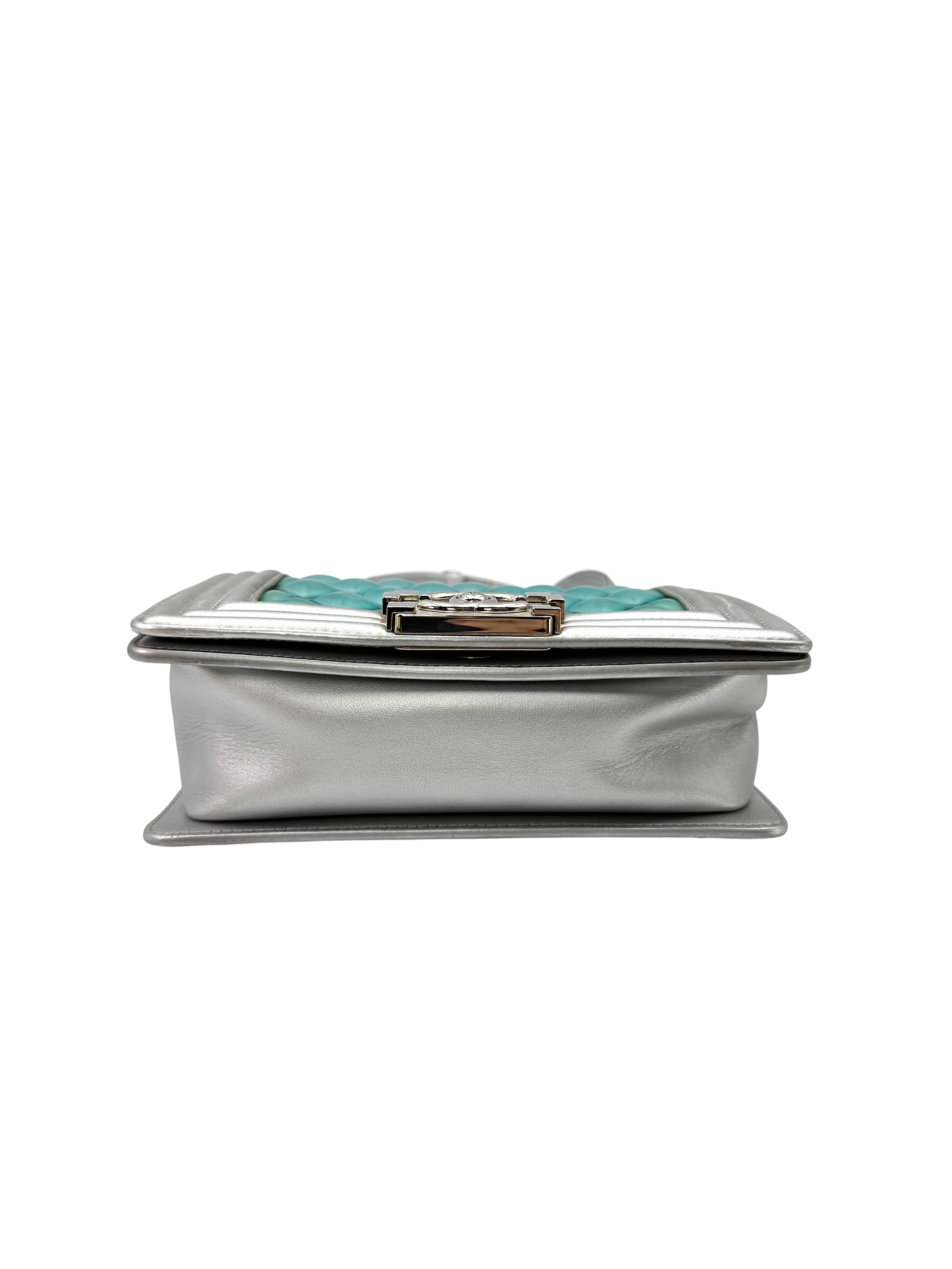 Chanel LeBoy Iridescent Blue Quilted Leather Small Size Flap Bag With Silver Buckle(26***24) CC2468