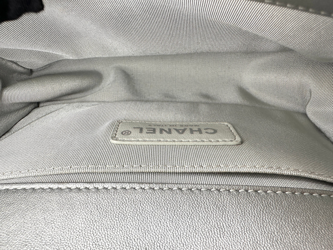 Chanel LeBoy Iridescent Blue Quilted Leather Small Size Flap Bag With Silver Buckle(26***24) CC2468