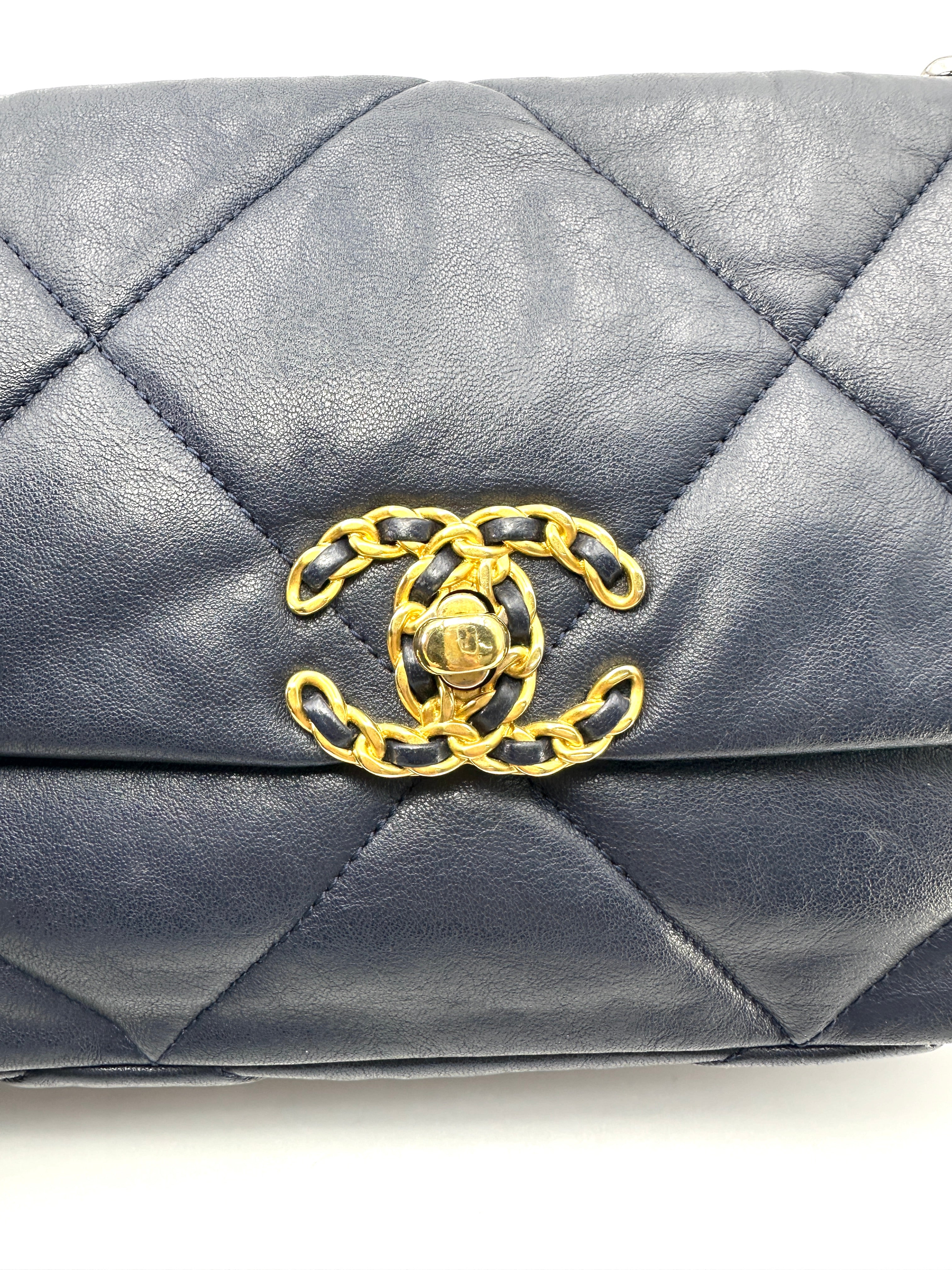 Chanel 19Bag Navy Quilted Leather Small Size Flap Bag(29***42) CC2469
