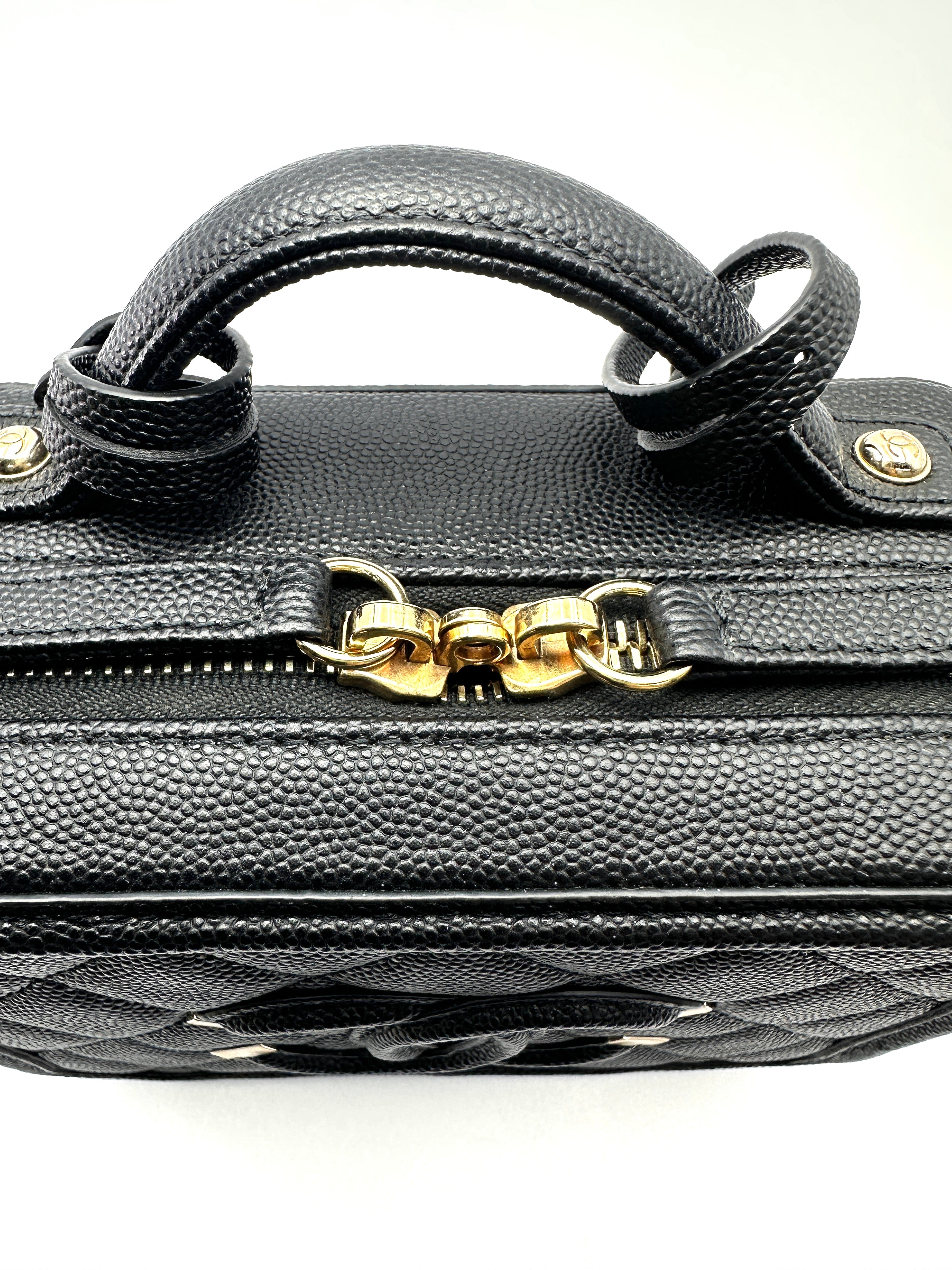 Chanel CC Filigree Black Quilted Leather Vanity Case(29***36) CC2473