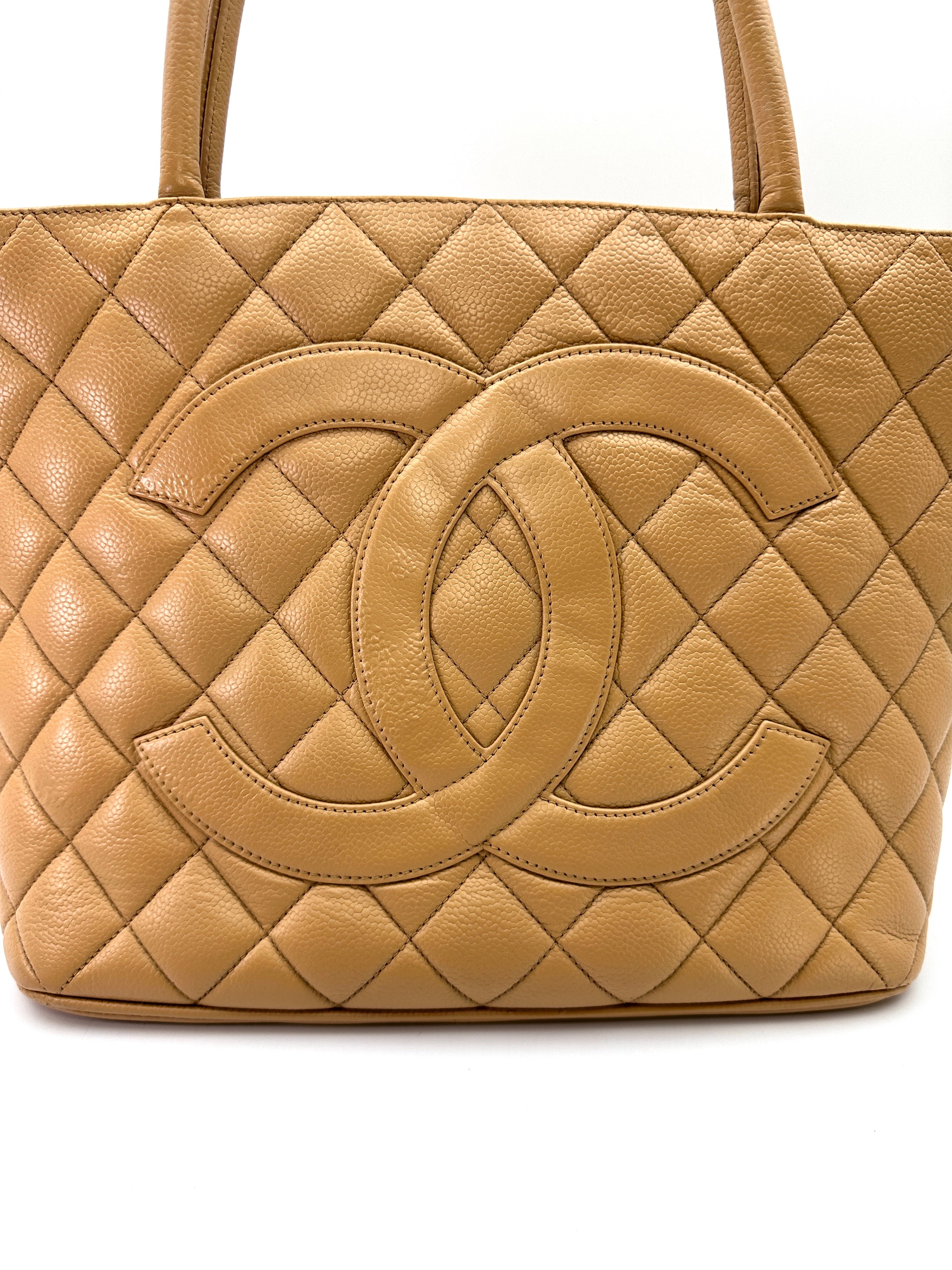 Chanel Medallion Beige Quilted Leather Handle Bag(68***11) CC2474