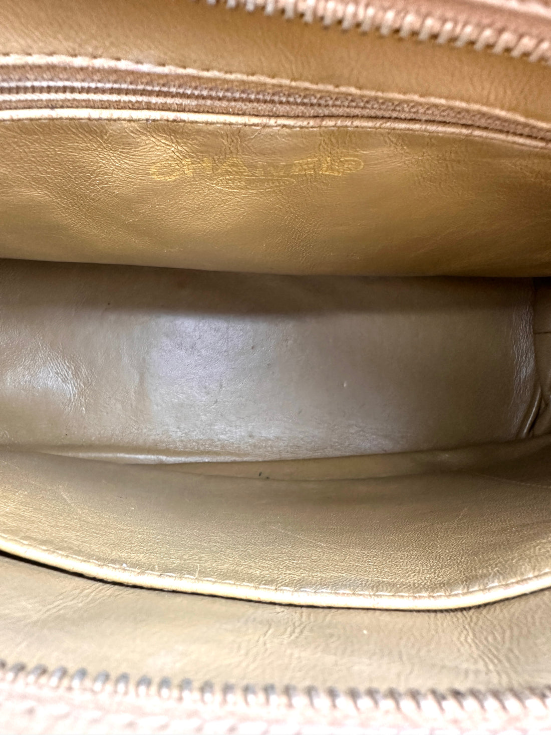 Chanel Medallion Beige Quilted Leather Handle Bag(68***11) CC2474