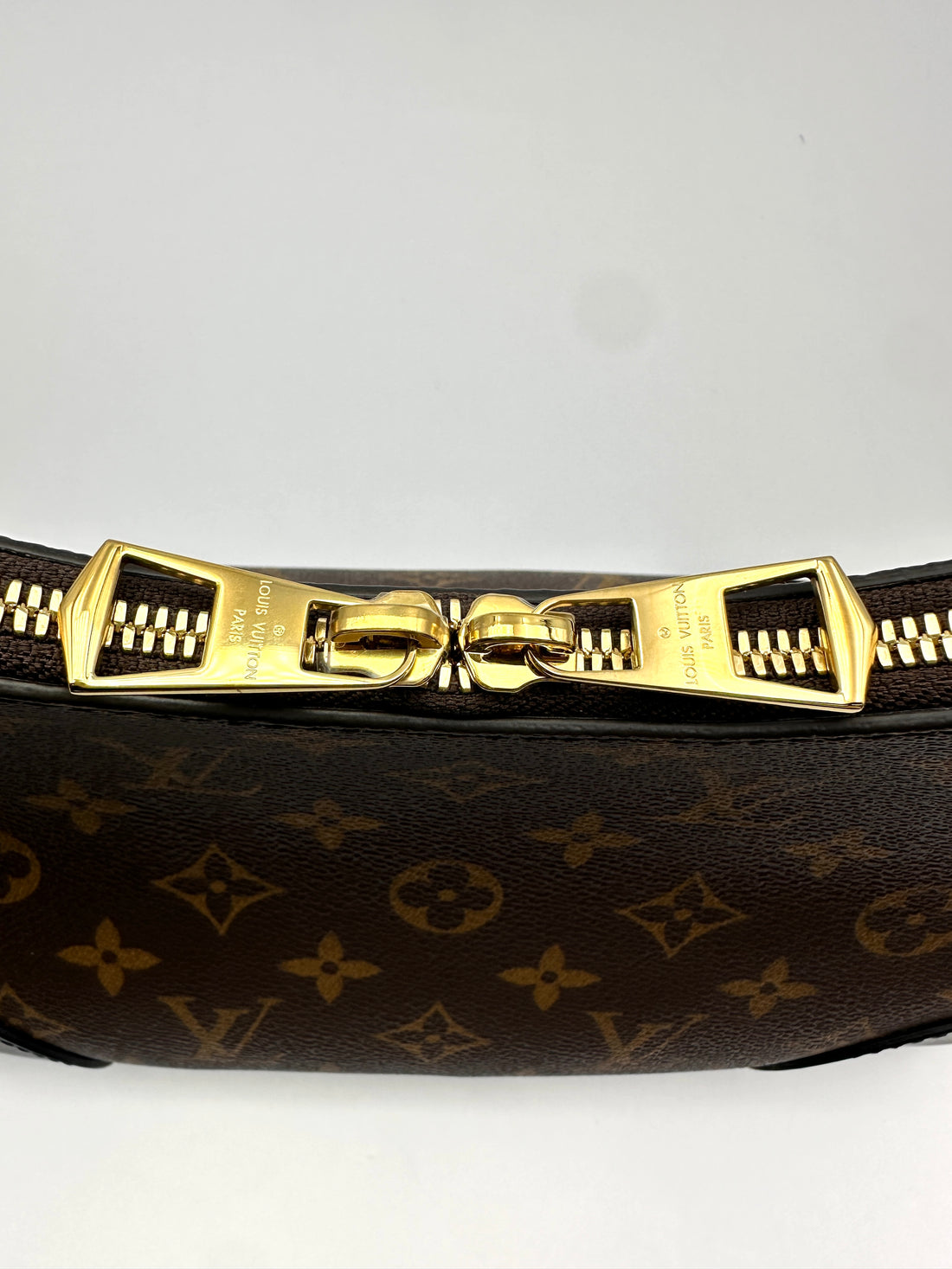 Louis Vuitton Bunlogne Monogram Canvas Shoulder Bag With Black Cowhide Leather Trim LVS