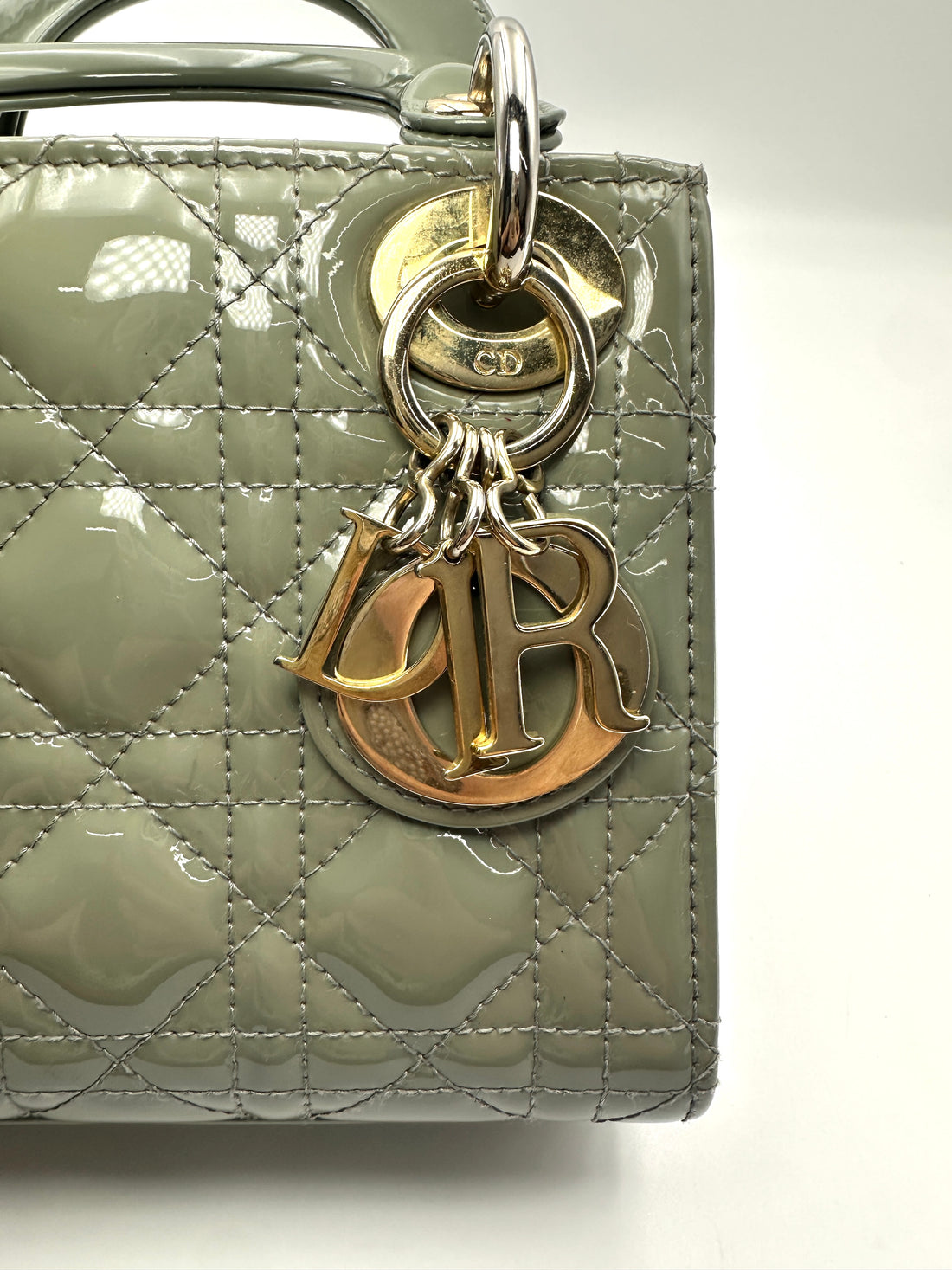 Christian Dior Lady Dior Grey Cannage Patent Leather Handle Bag DR894