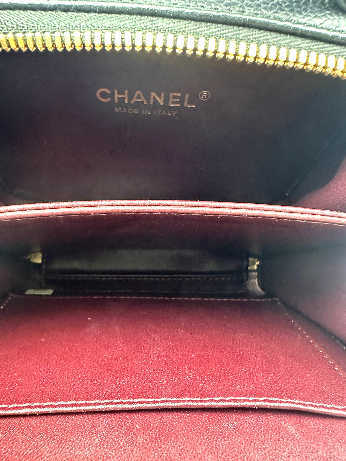 Chanel CC Filigree Black Quilted Leather Vanity Case(22***42) CC2483