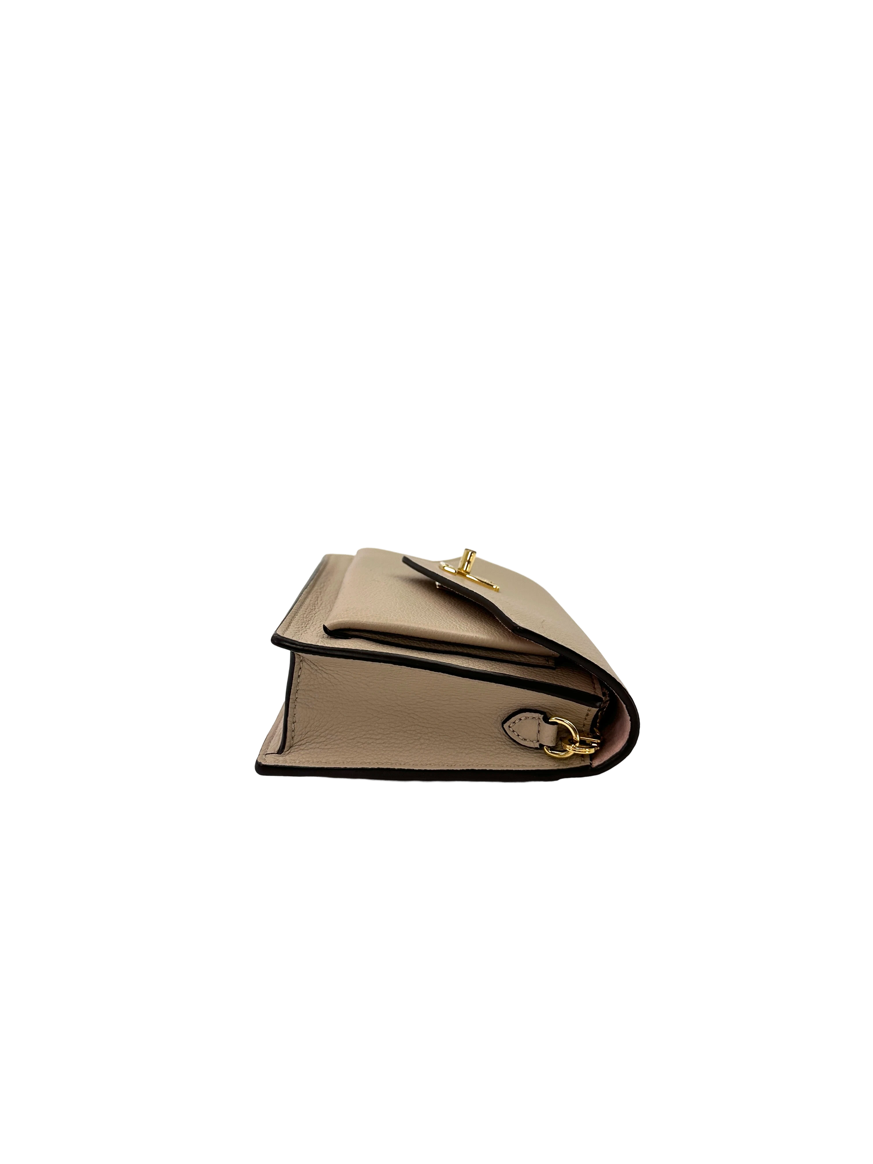Louis Vuitton Lockme Beige Leather Shoulder Bag LV3255