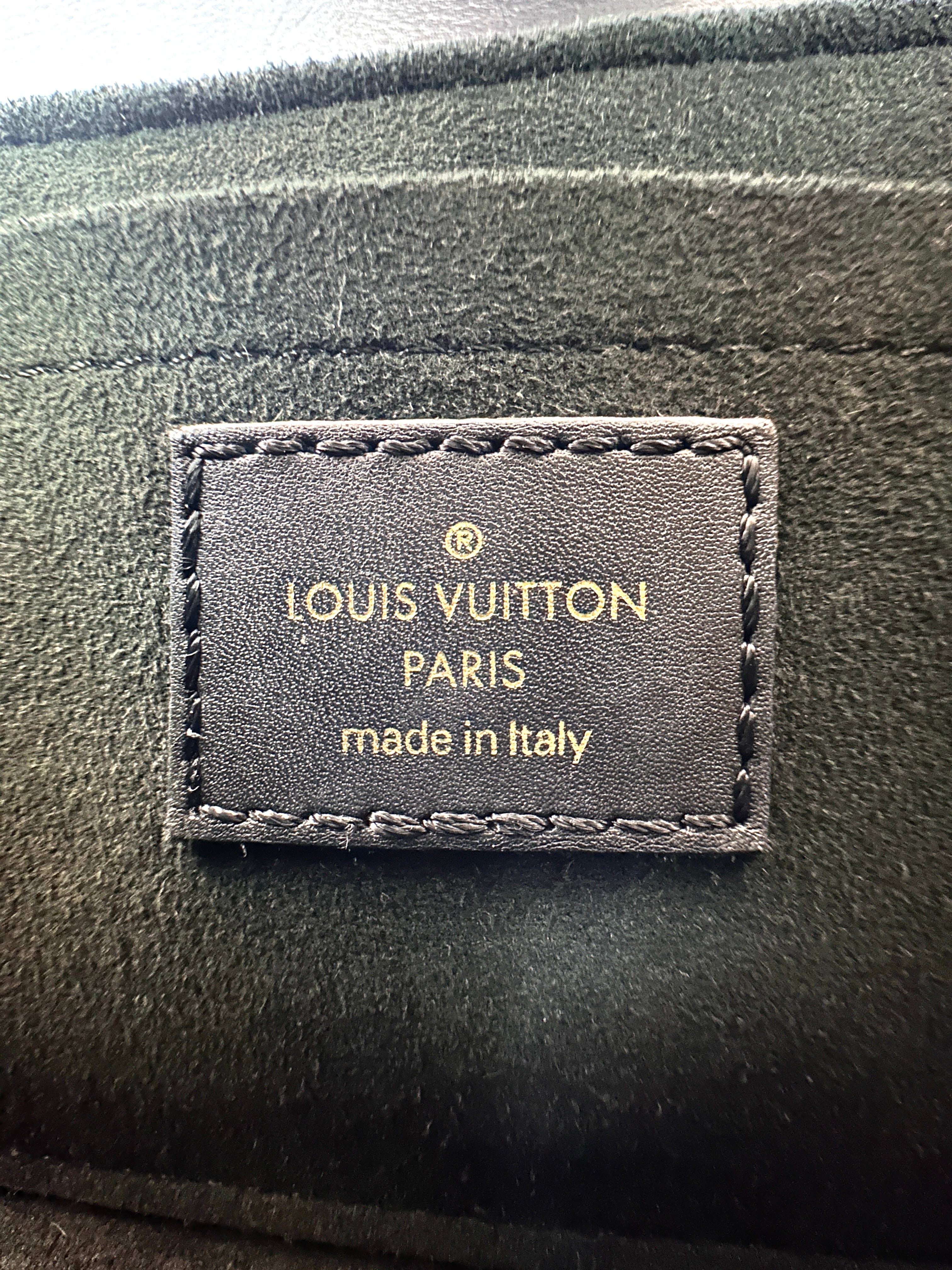 Louis Vuitton New Wave Black Chevron Quilted Leather Shoulder Bag LV3262