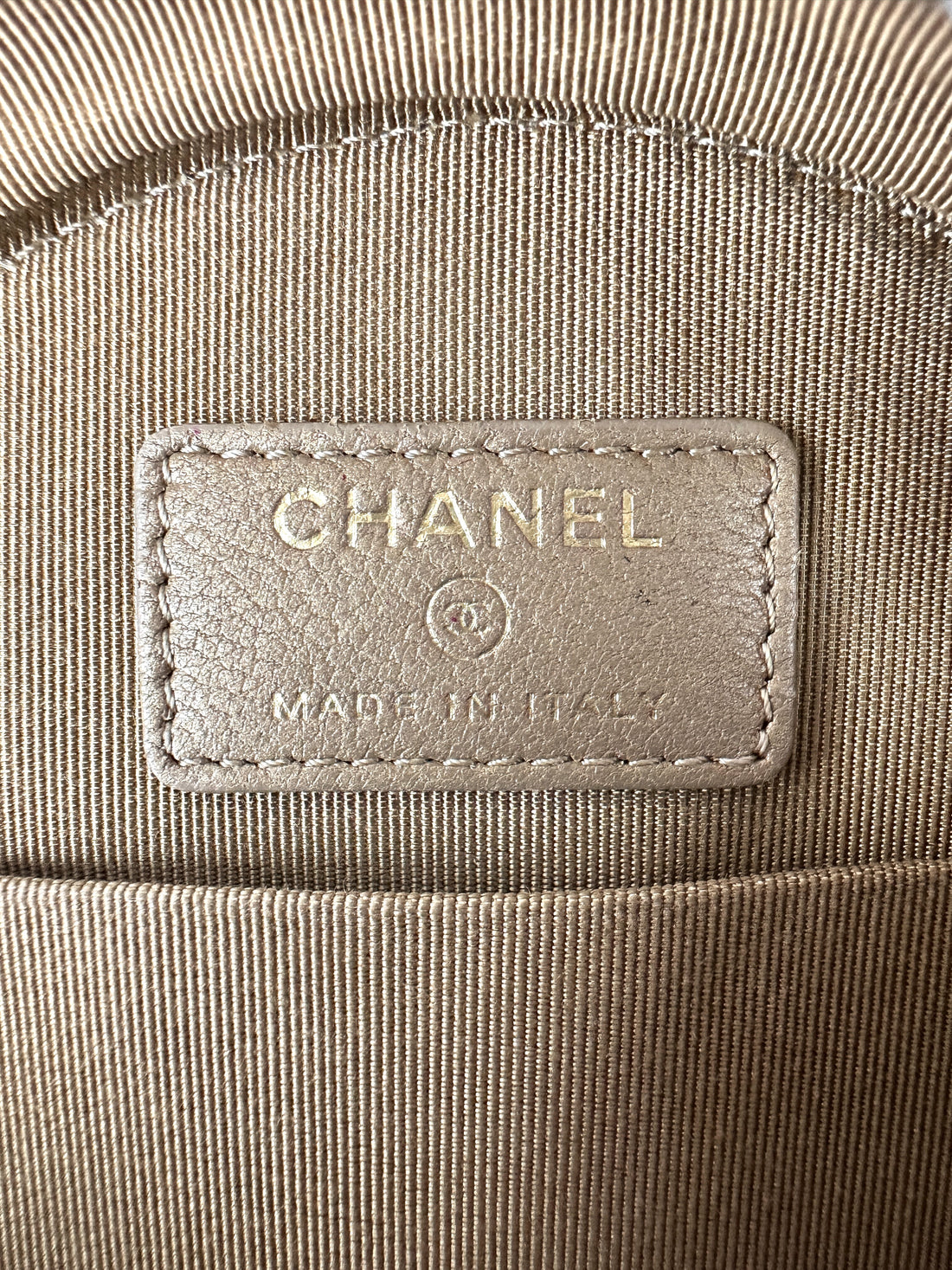 Chanel White Quilted Leather Pearl Round Clutch(29***84) CC2492