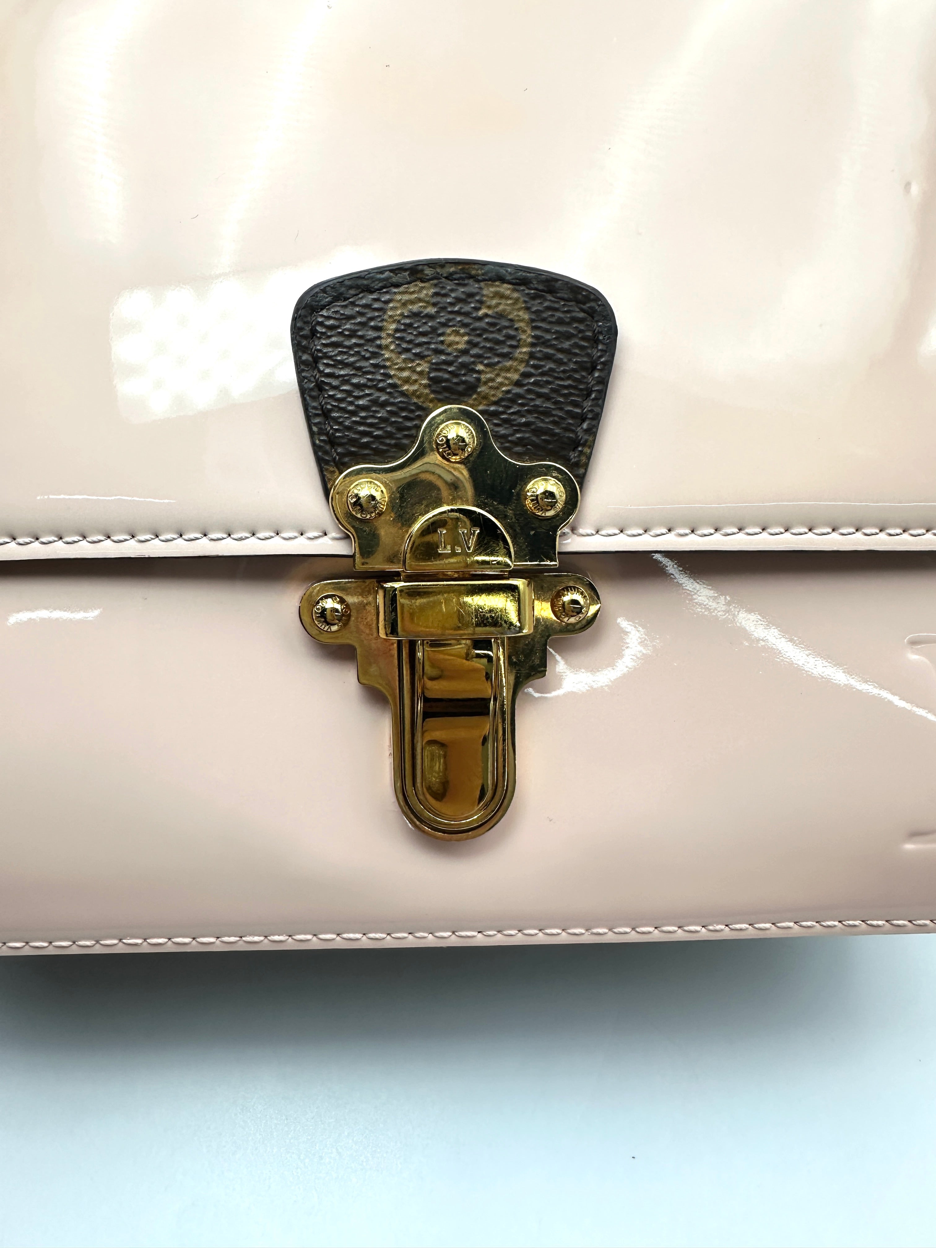 Louis Vuitton Pink Leather Pochette Metis LV3265