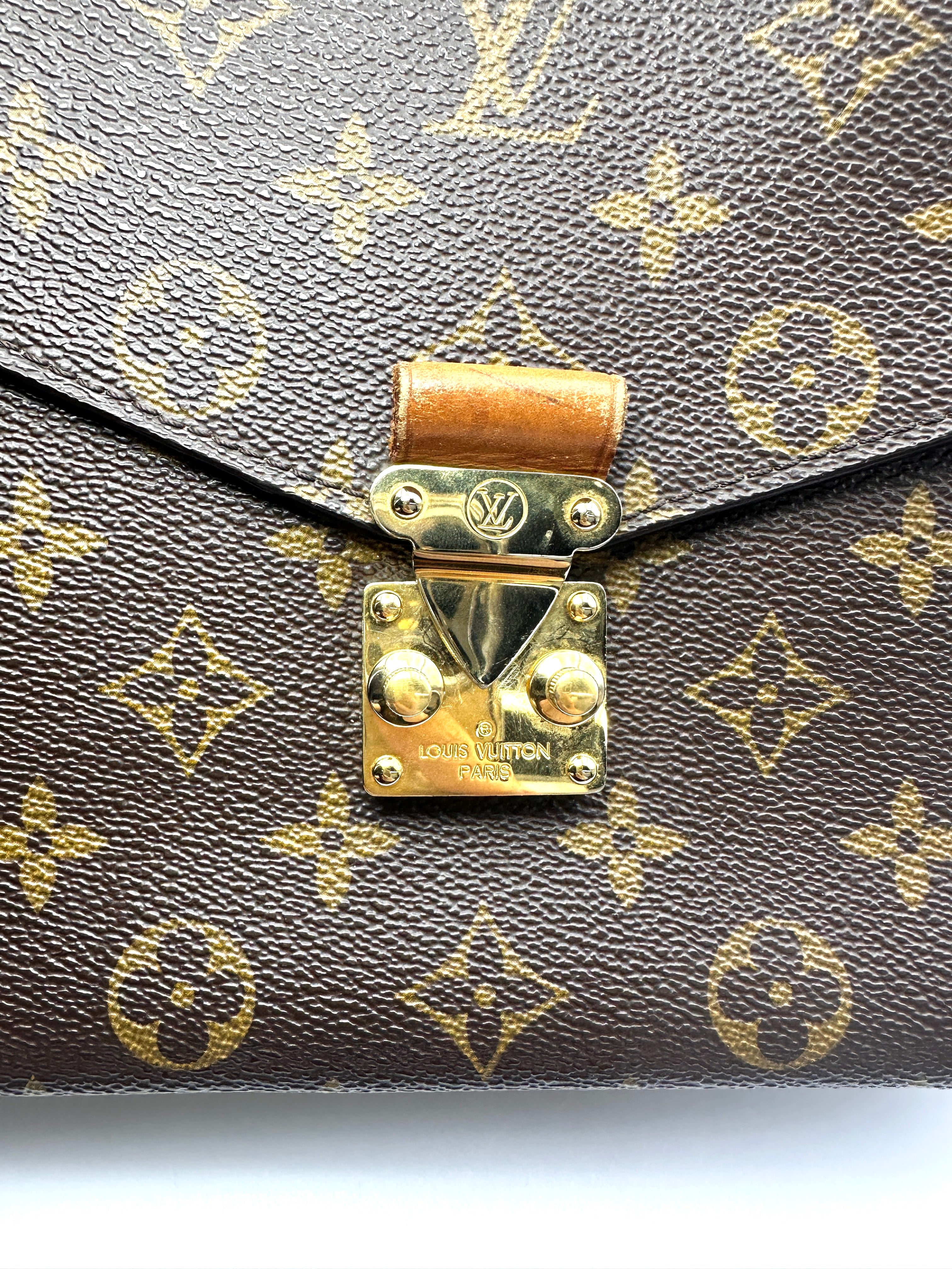 Louis Vuitton Monogram Canvas Pochette Metis LV3271