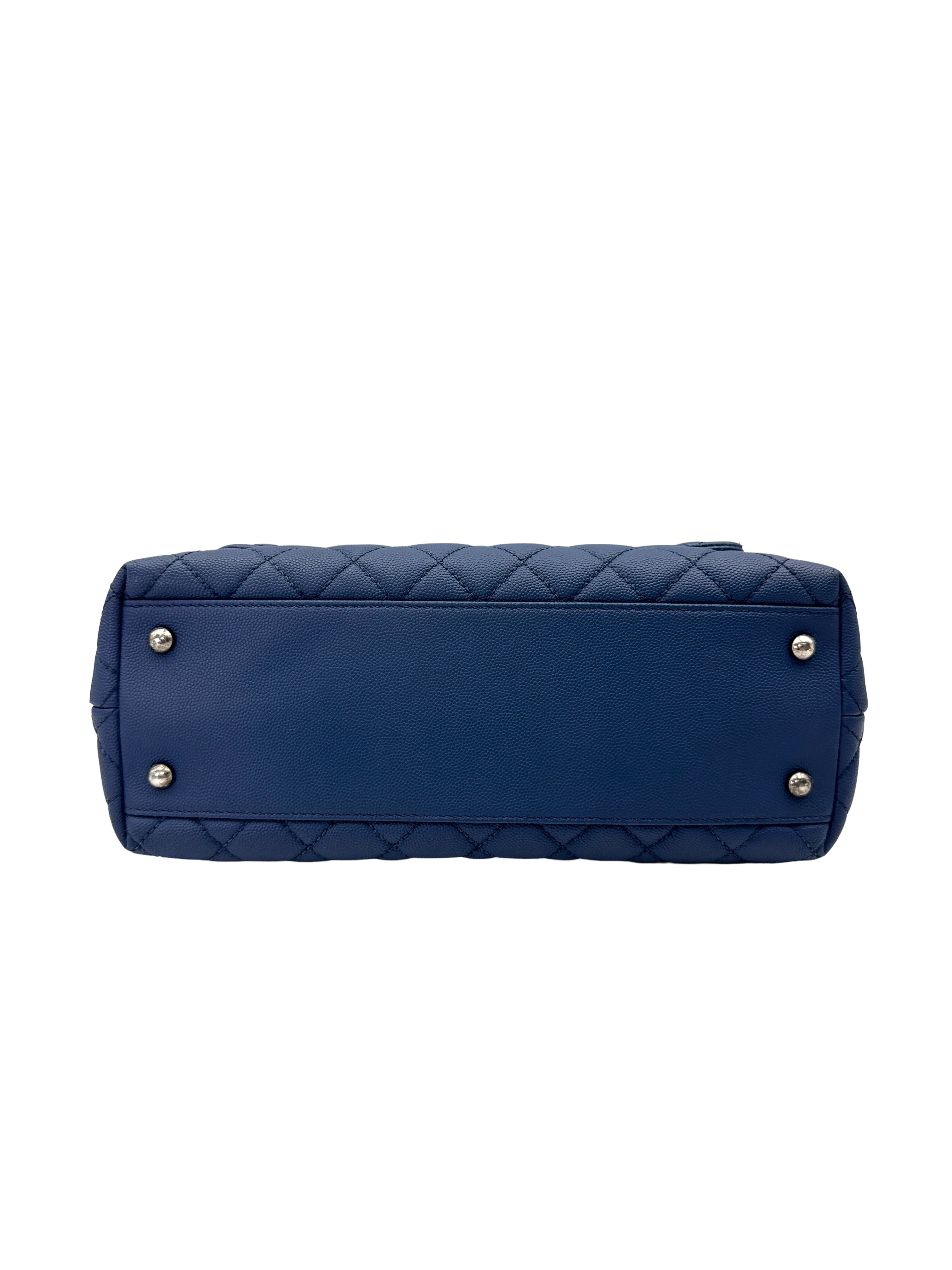Chanel CoCo Handle Navy Quilted Leather Medium Size Shoulder Bag(23***20) CC2518