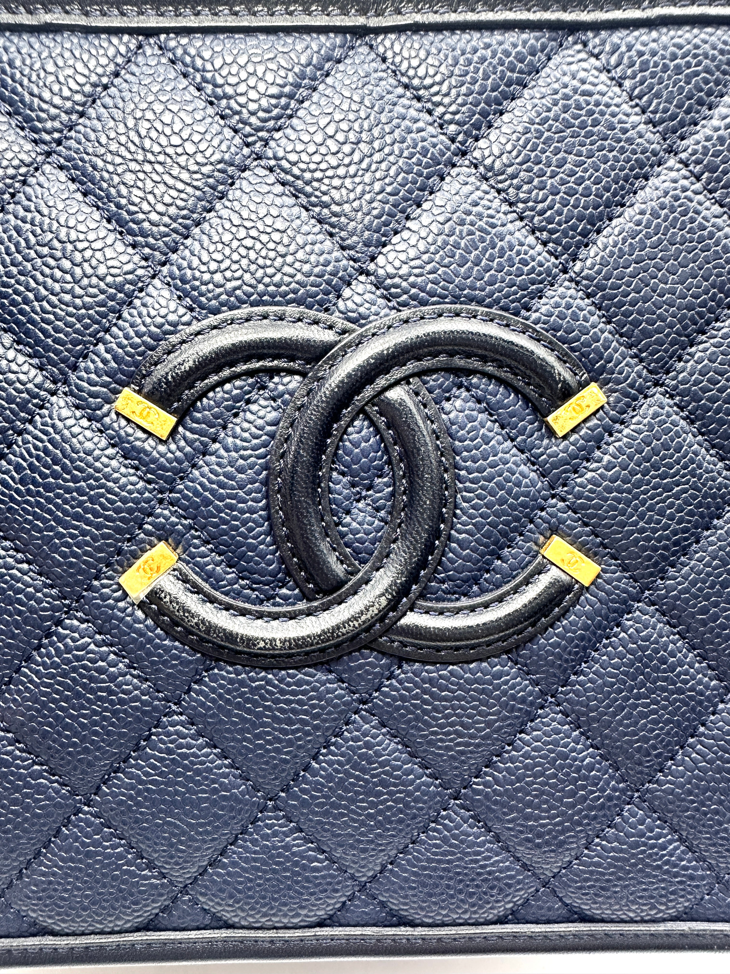 Chanel CC Filigree Navy Quilted Leather Vanity Case(24***31) CC2502