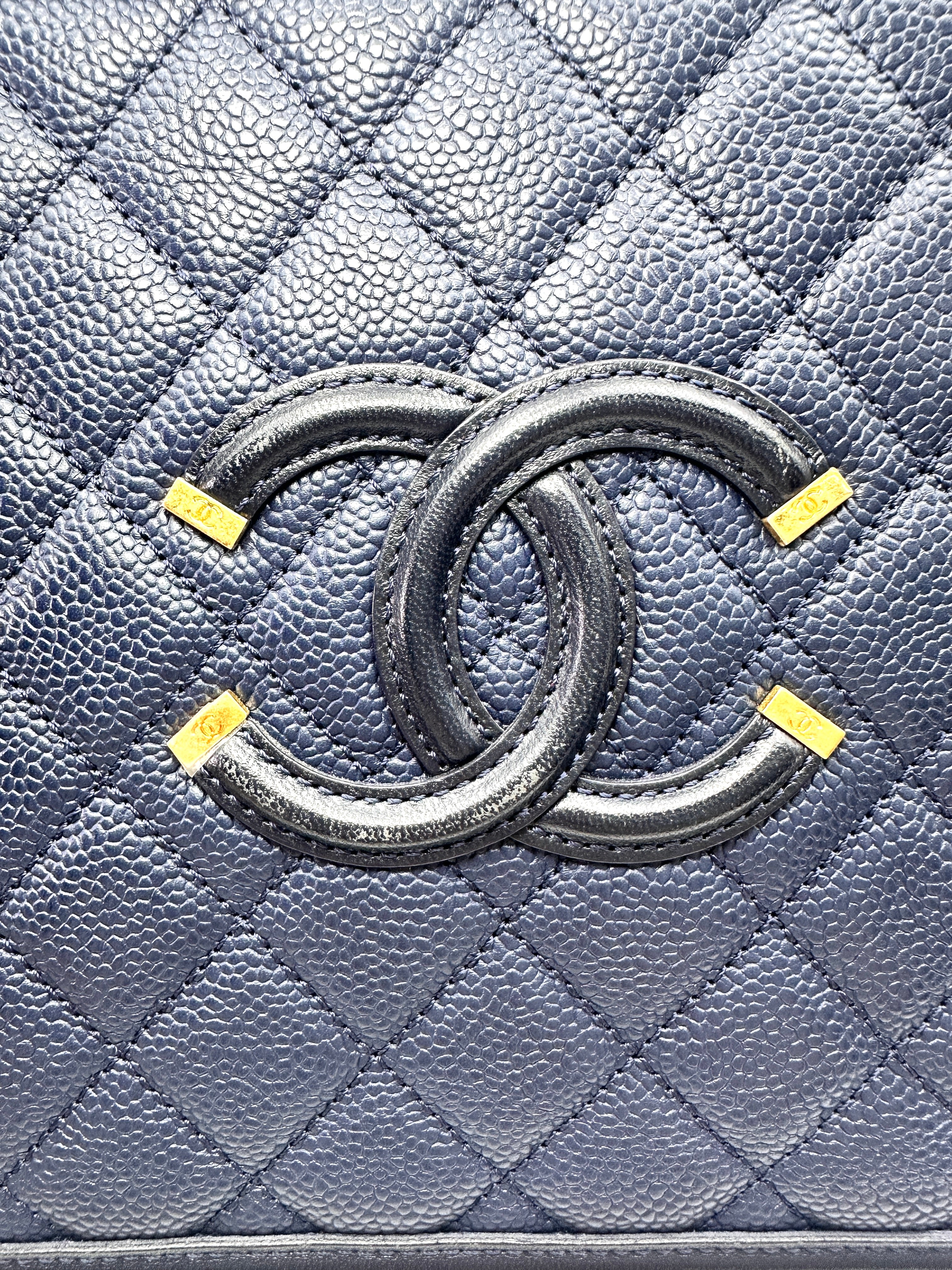 Chanel CC Filigree Navy Quilted Leather Vanity Case(24***31) CC2502