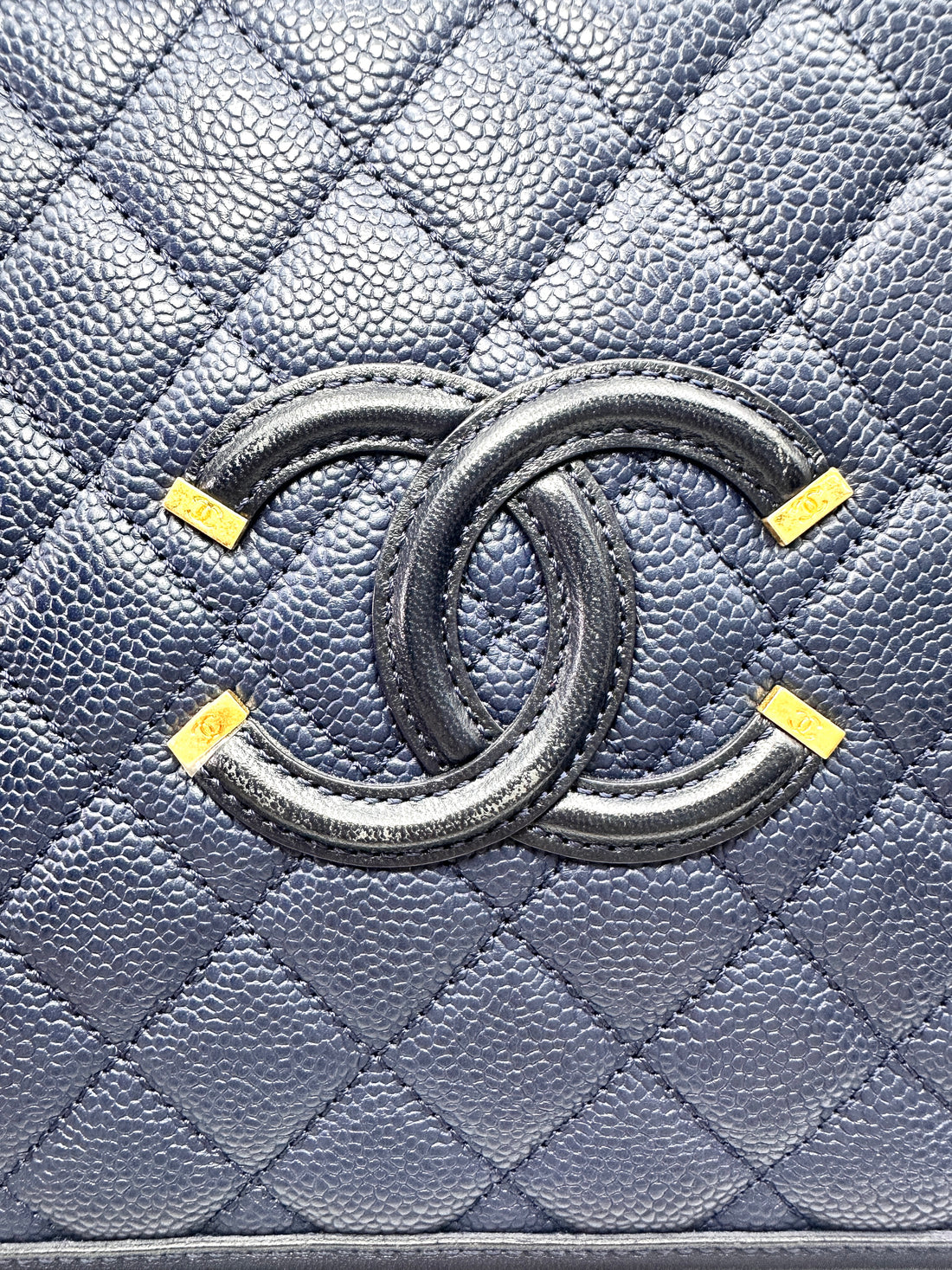 Chanel CC Filigree Navy Quilted Leather Vanity Case(24***31) CC2502