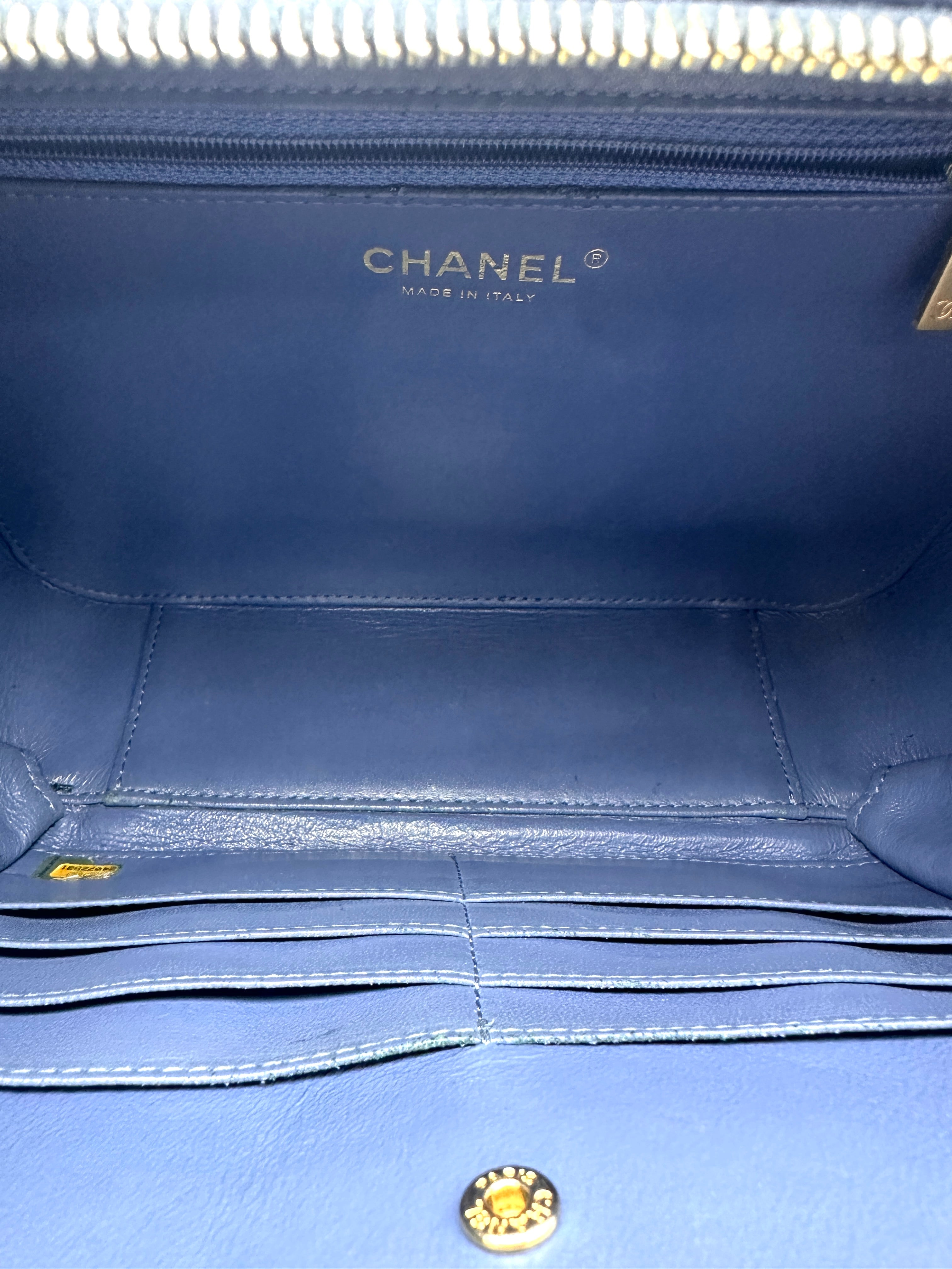 Chanel CC Filigree Navy Quilted Leather Vanity Case(24***31) CC2502