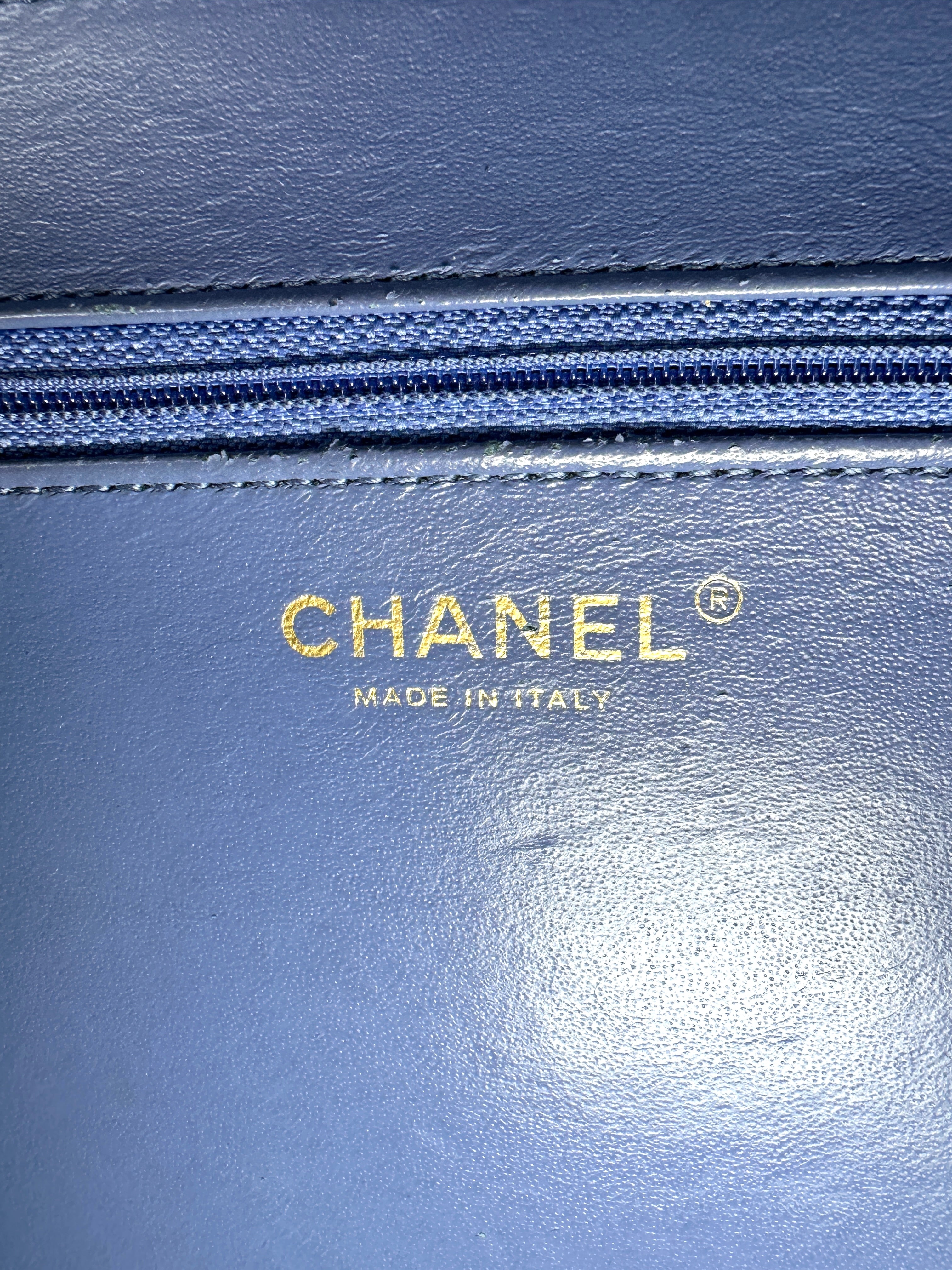 Chanel CC Filigree Navy Quilted Leather Vanity Case(24***31) CC2502
