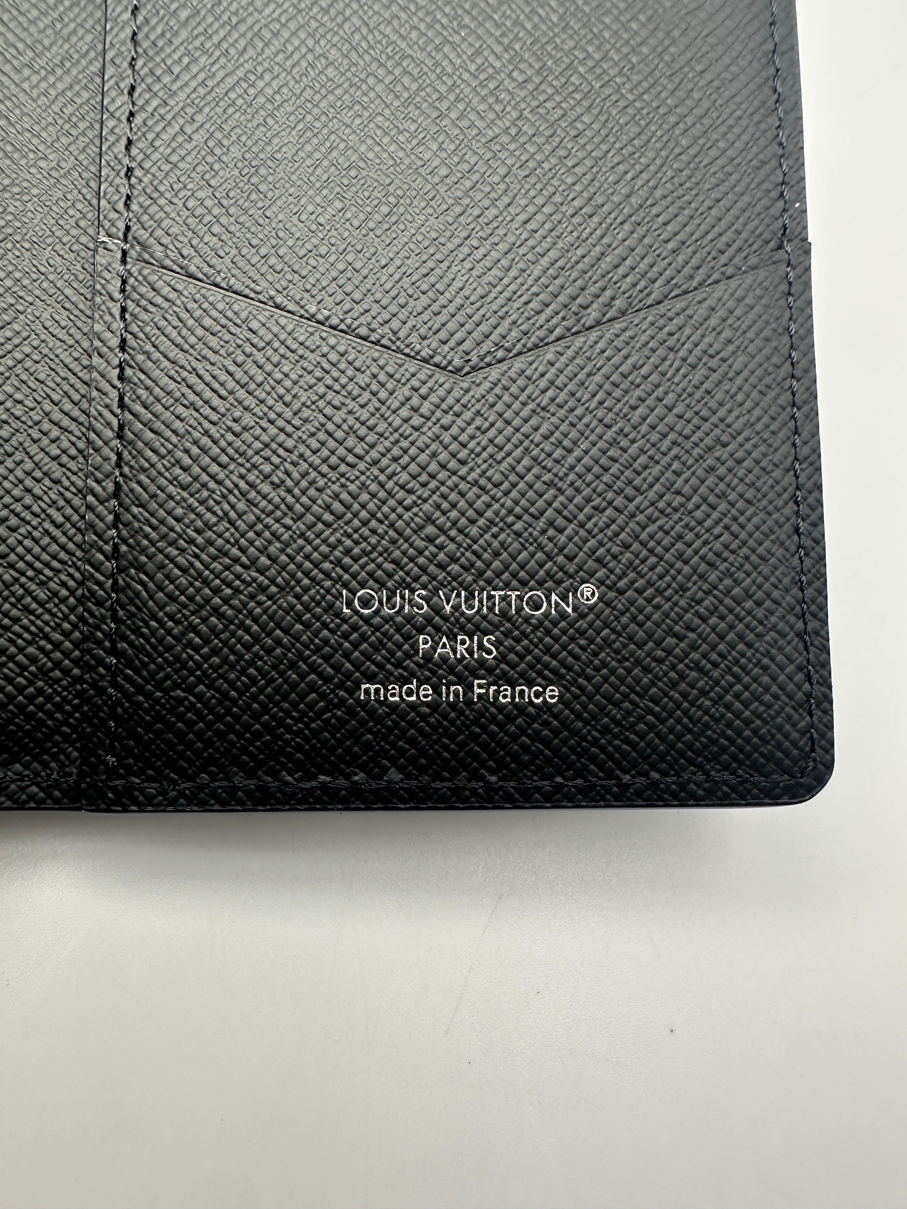 Louis Vuitton Black Epi Leather Cold Holder LVA15