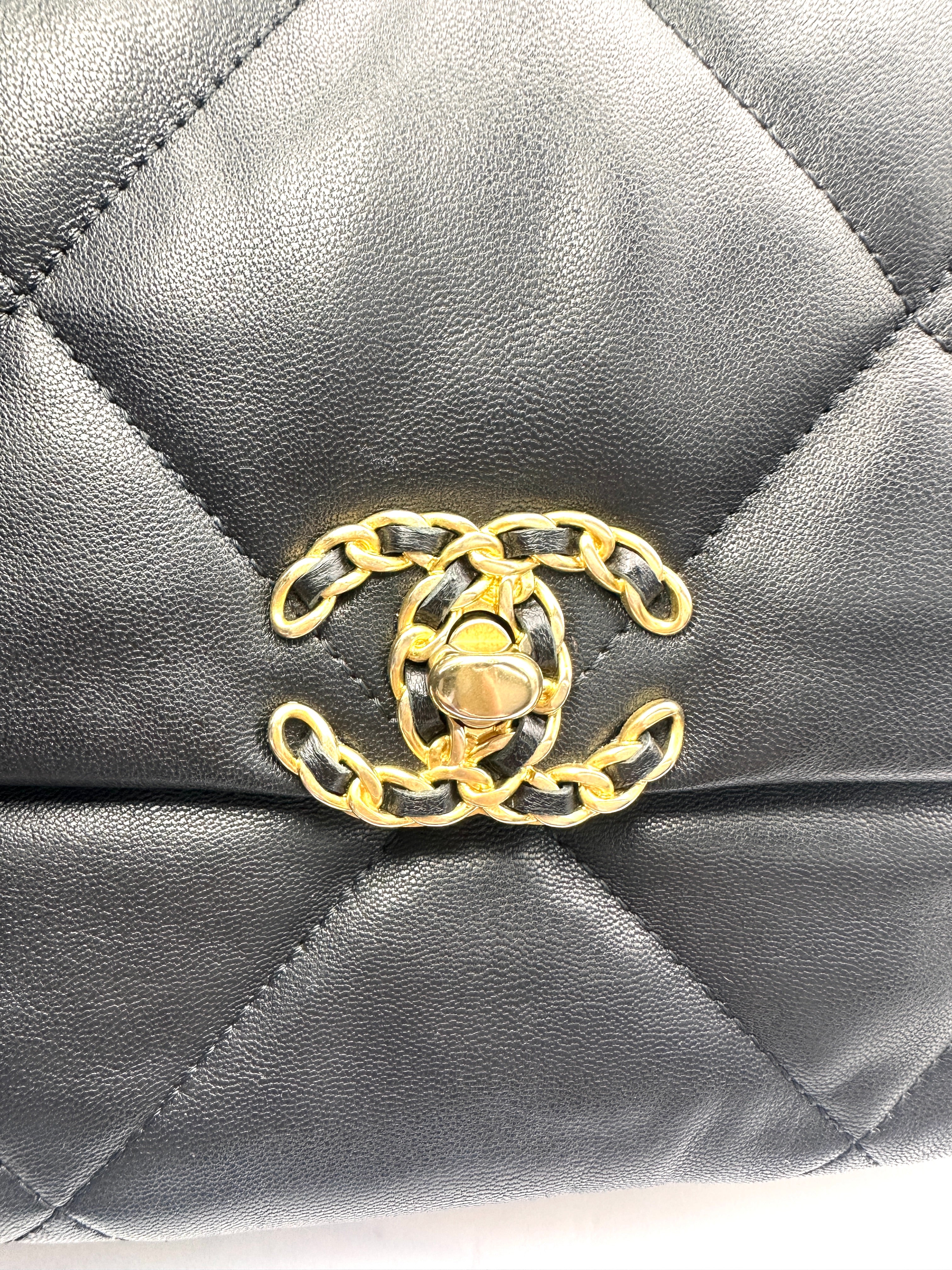 Chanel 19Bag Black Quilted Leather Medium Size Flap Bag(30***00) CC2509