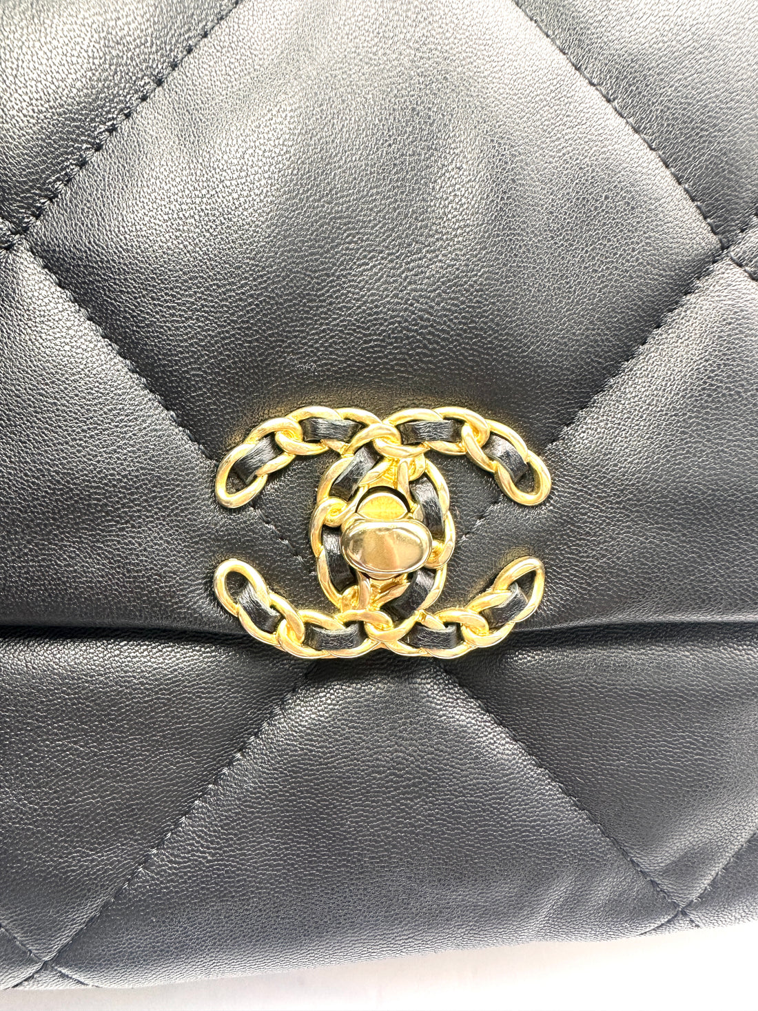 Chanel 19Bag Black Quilted Leather Medium Size Flap Bag(30***00) CC2509