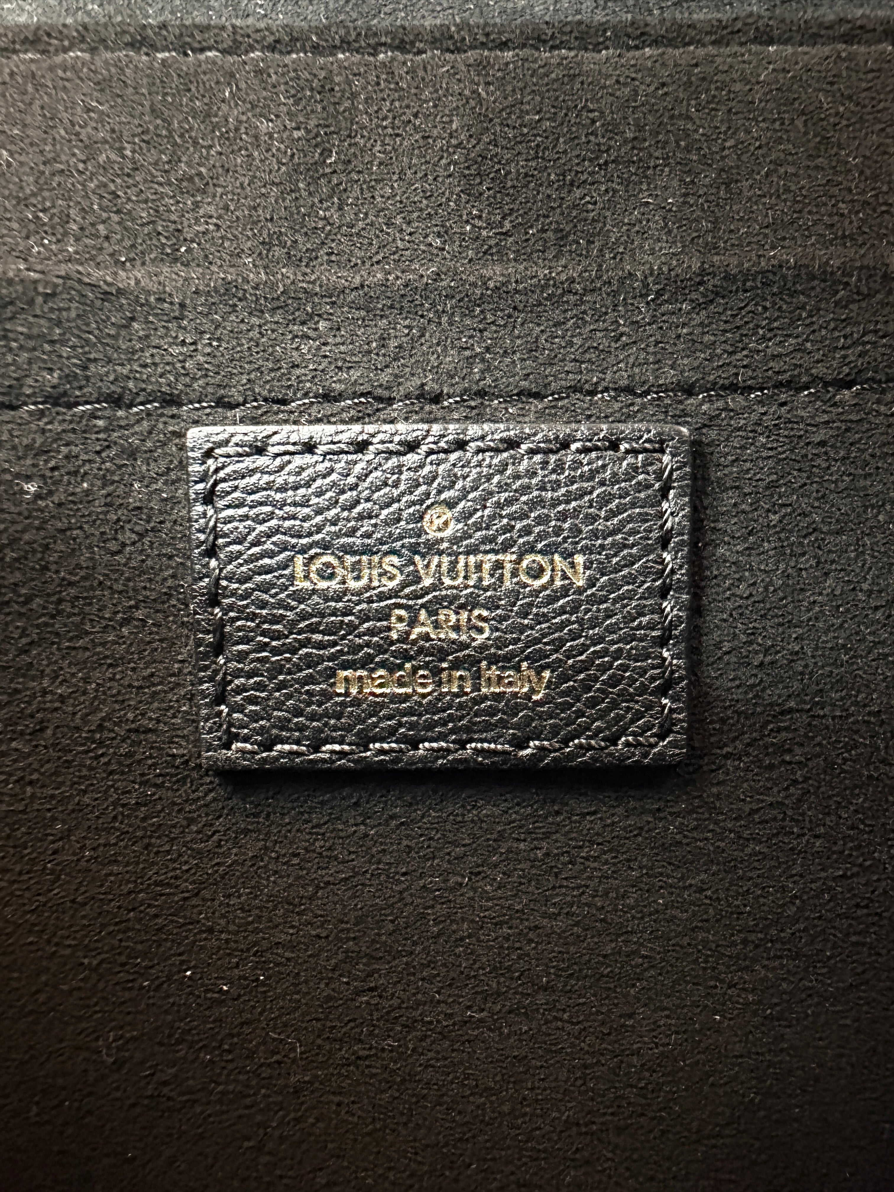 Louis Vuitton Very Messenger Black Leather Monogram V Hardware Chain Bag LV3295