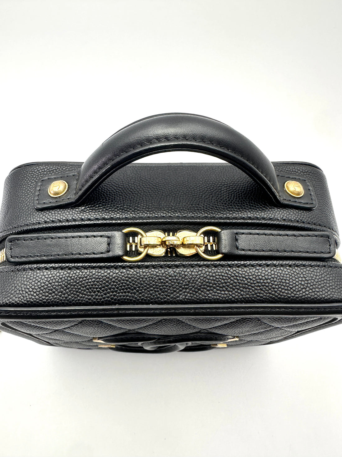 Chanel CC Filigree Black Quilted Leather Vanity Case(25***06) CC2514