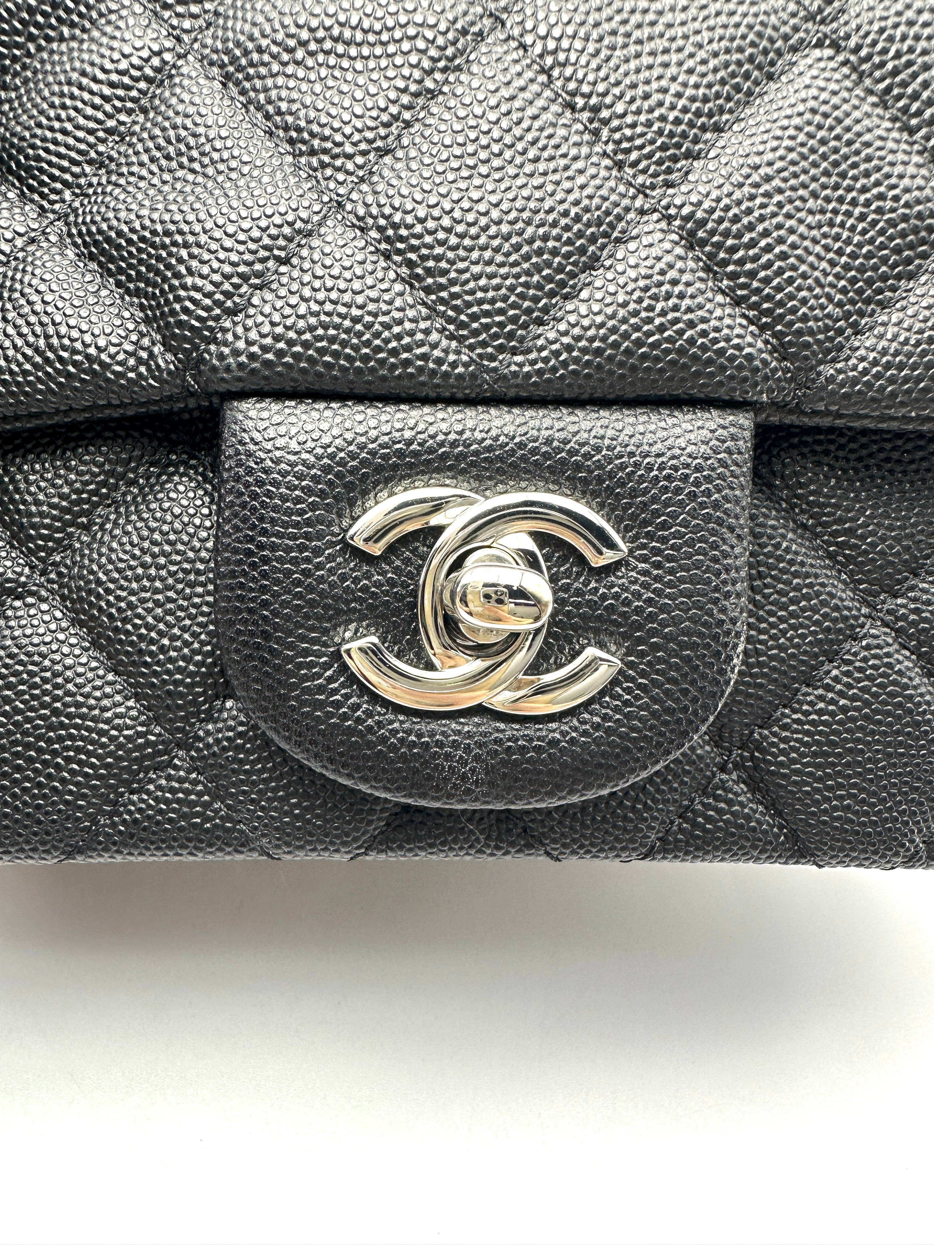 Chanel Classic Flap Black Quilted Leather Mini Shoulder Bag(30***64) CC2522
