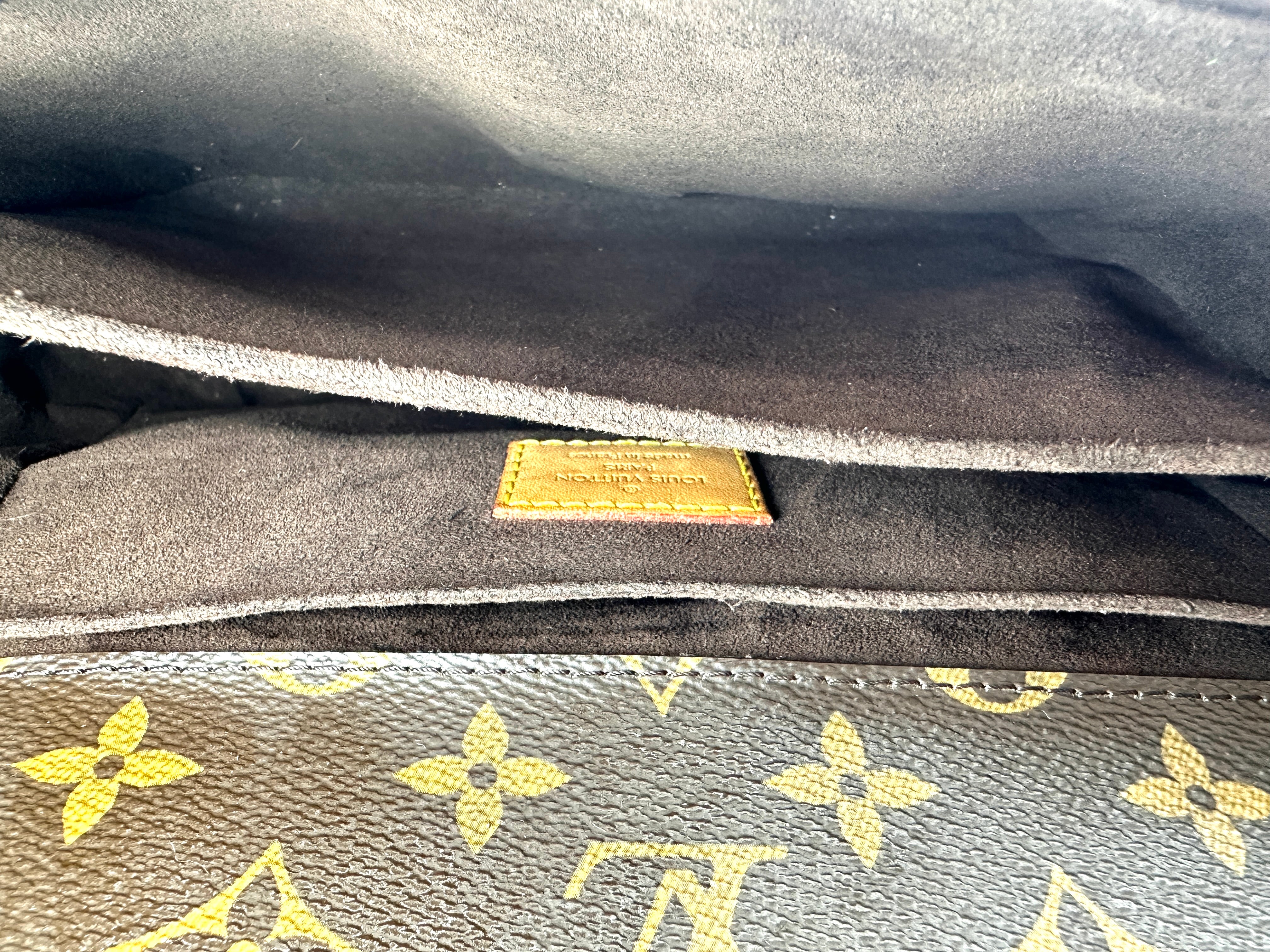 Louis Vuitton Monogram Canvas Pochette Metis LV3302
