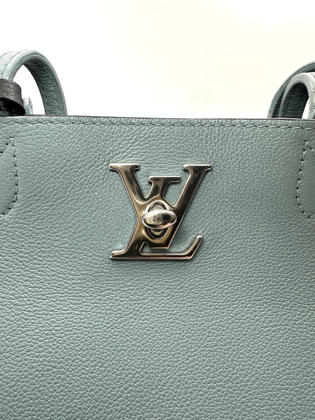 Louis Vuitton Lockme Cabas Black/Blue Leather Handle Bag LV3306
