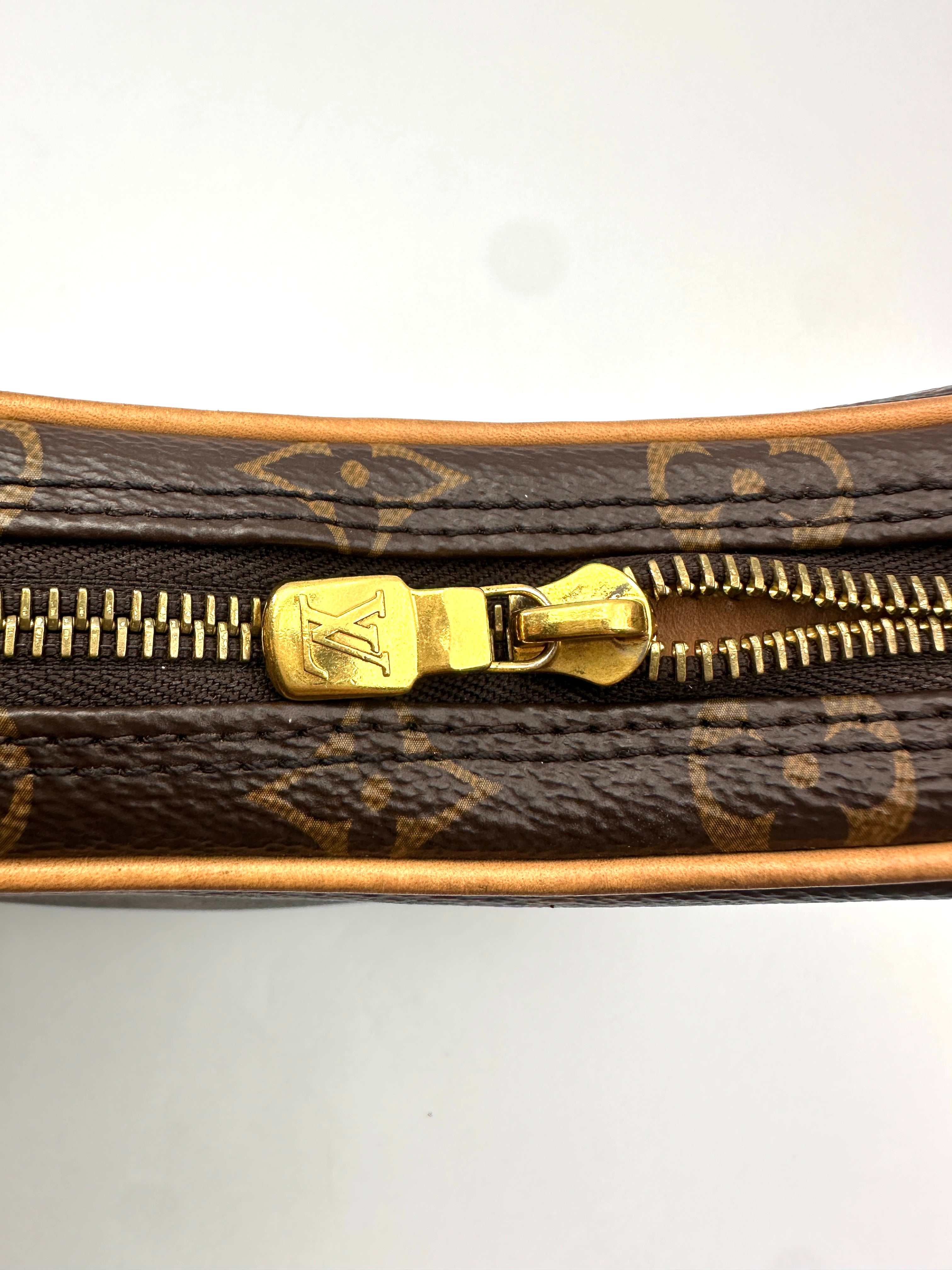 Louis Vuitton Loop Monogram Canvas Shoulder Bag LV3307