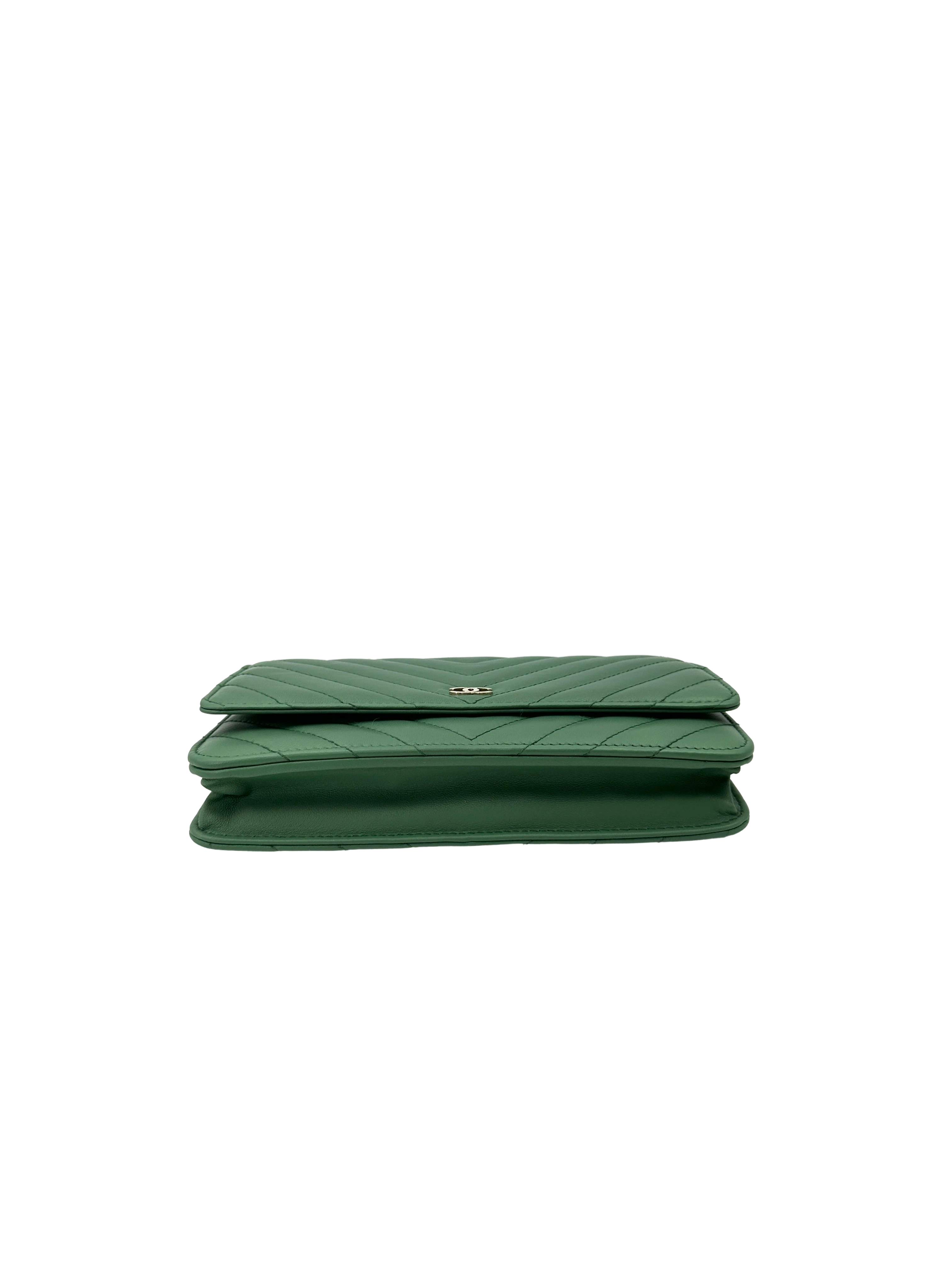 Chanel Timeless Classic Green Chevron Quilted Lambskin Wallet On Chain(23***93) CC2535