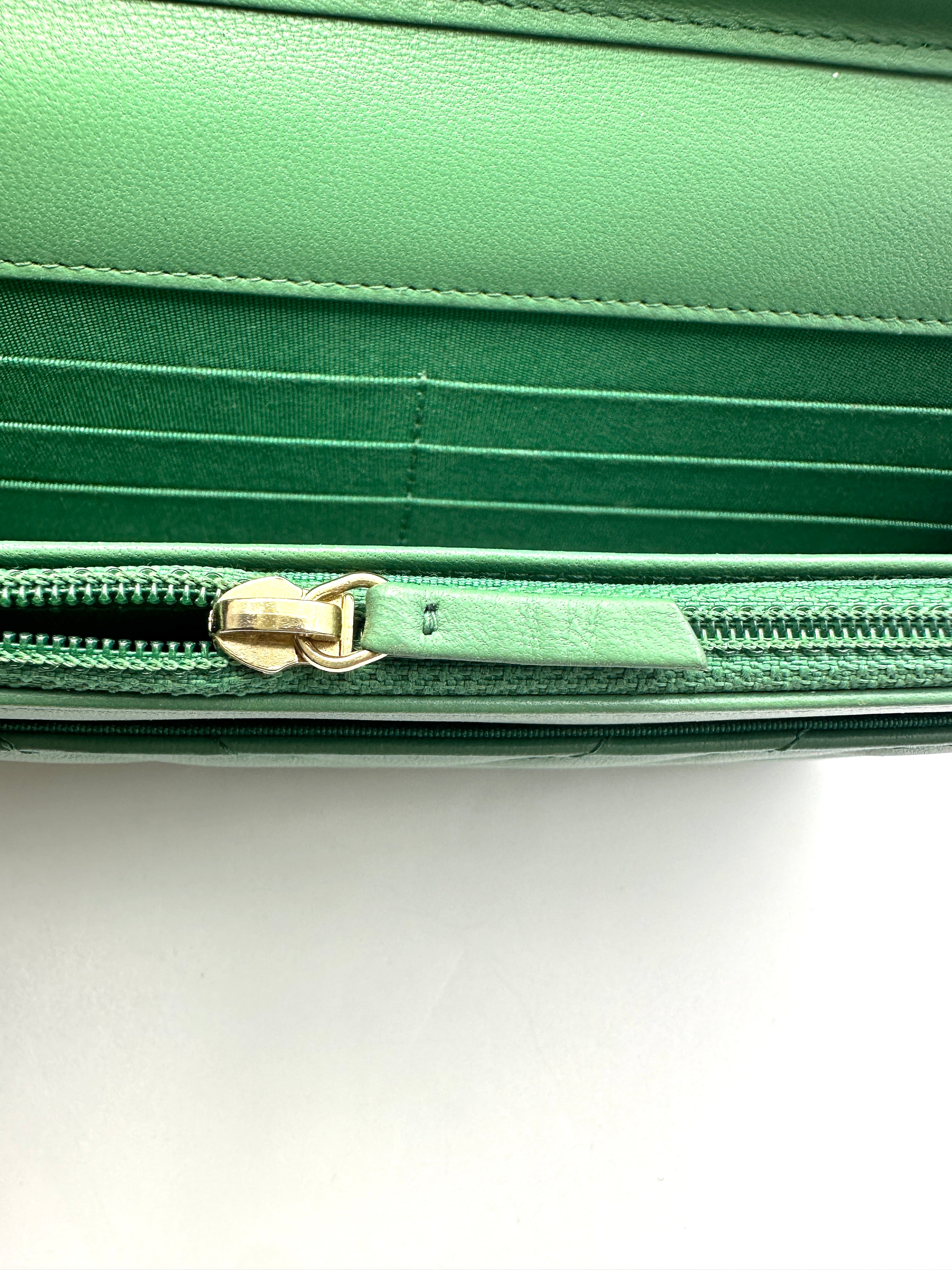 Chanel Timeless Classic Green Chevron Quilted Lambskin Wallet On Chain(23***93) CC2535