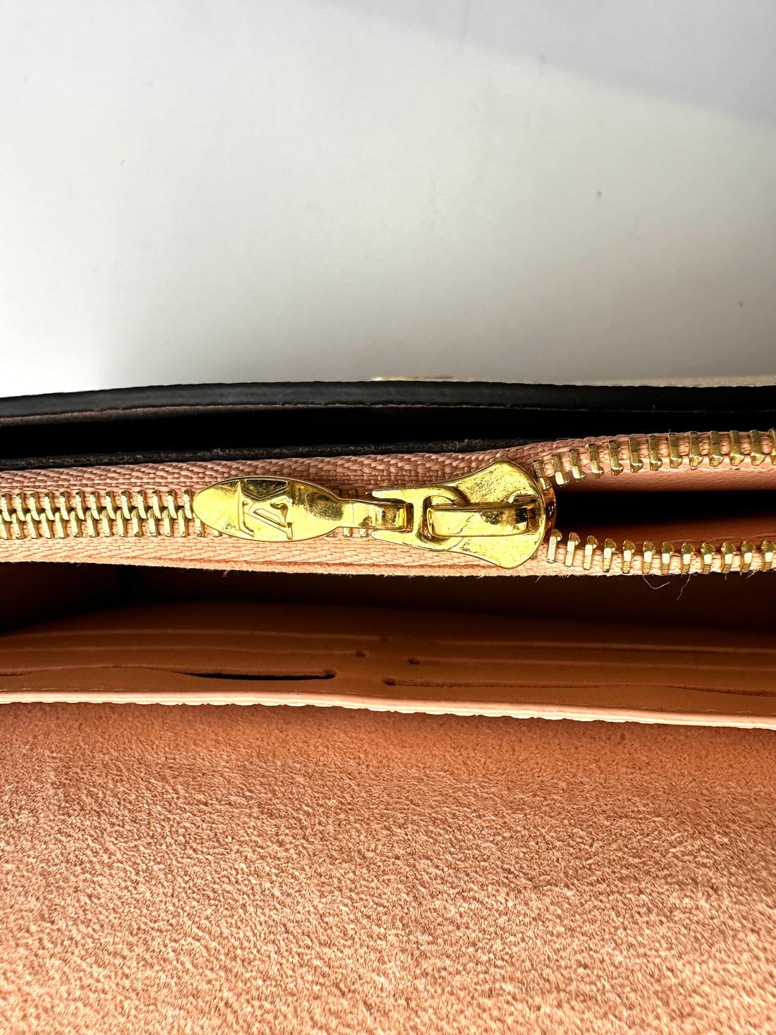 Louis Vuitton Vavin Damier Ebene & Beige Leather Shoulder Bag LV3310