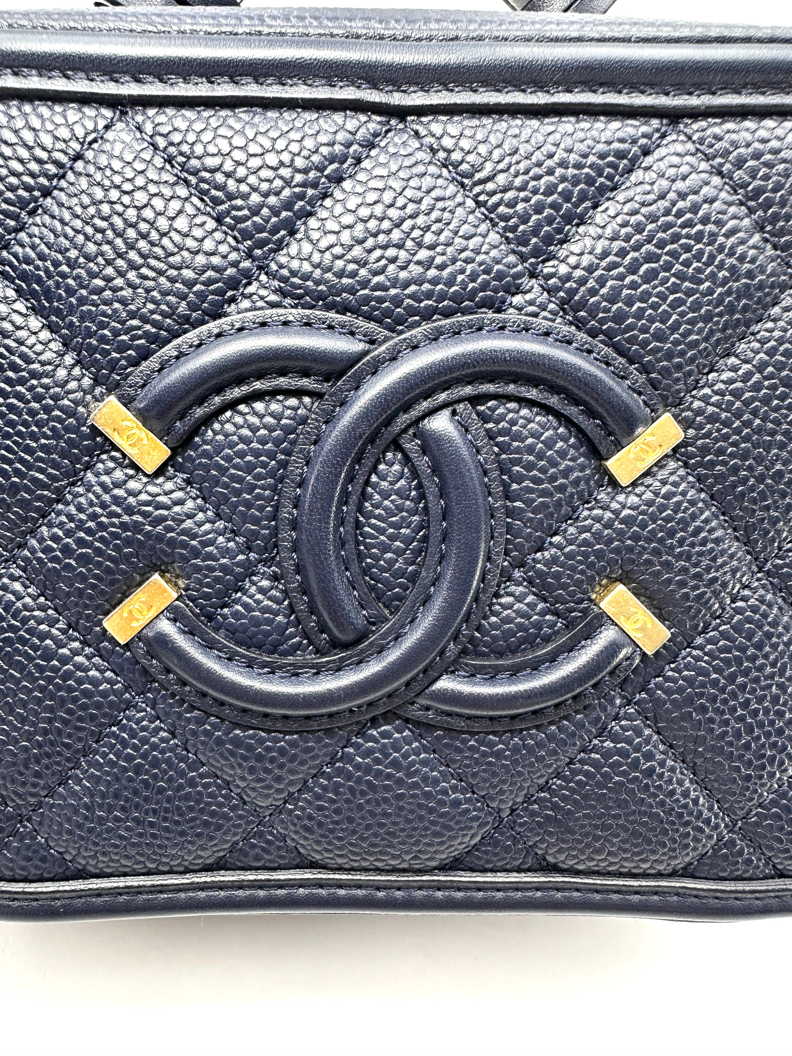 Chanel CC Filigree Navy Quilted Leather Vanity Case(27***65) CC2536