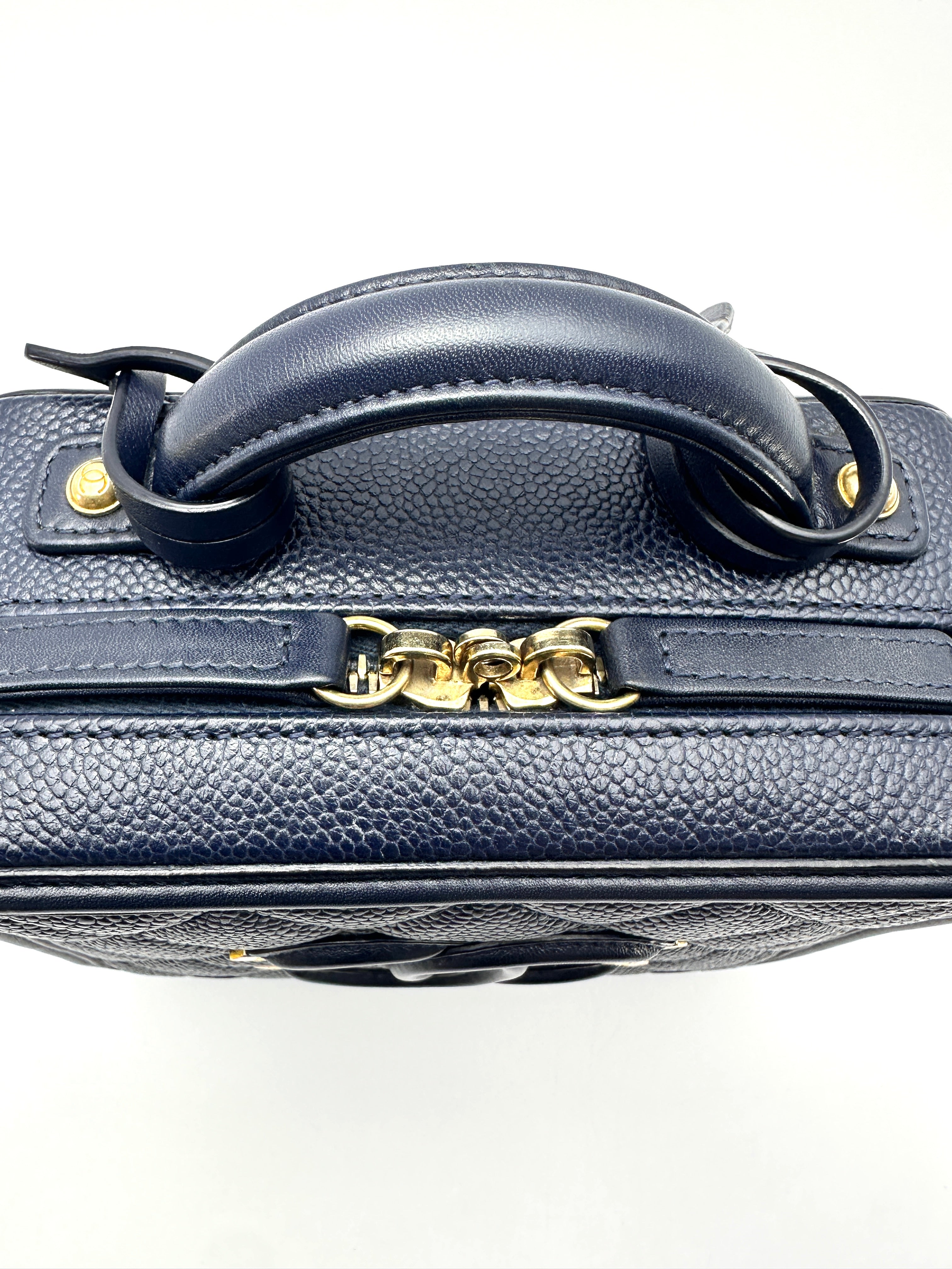 Chanel CC Filigree Navy Quilted Leather Vanity Case(27***65) CC2536