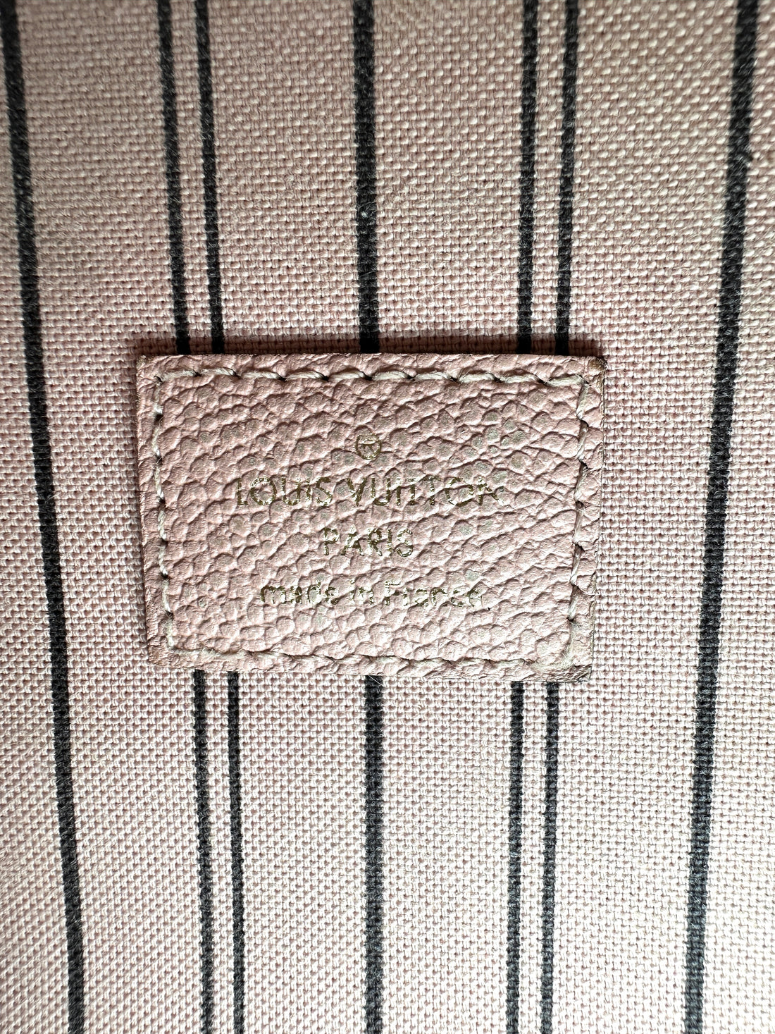 Louis Vuitton Pink Monogram Empreinte Leather Pochette Metis LV3321