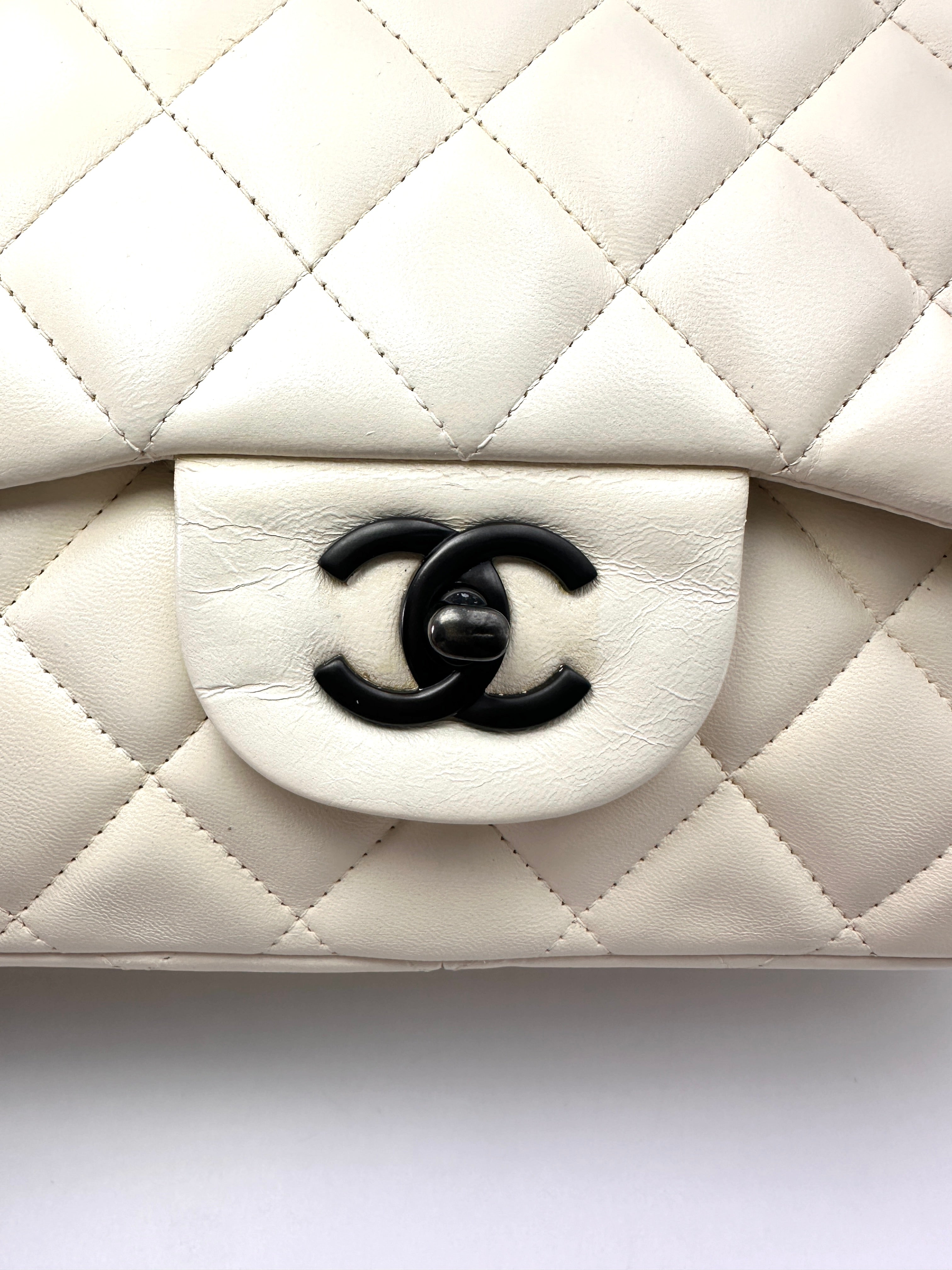 Chanel Classic Flap White Quilted Leather Jumbo Shoulder Bag With Black Buckle(14***54) CC2547