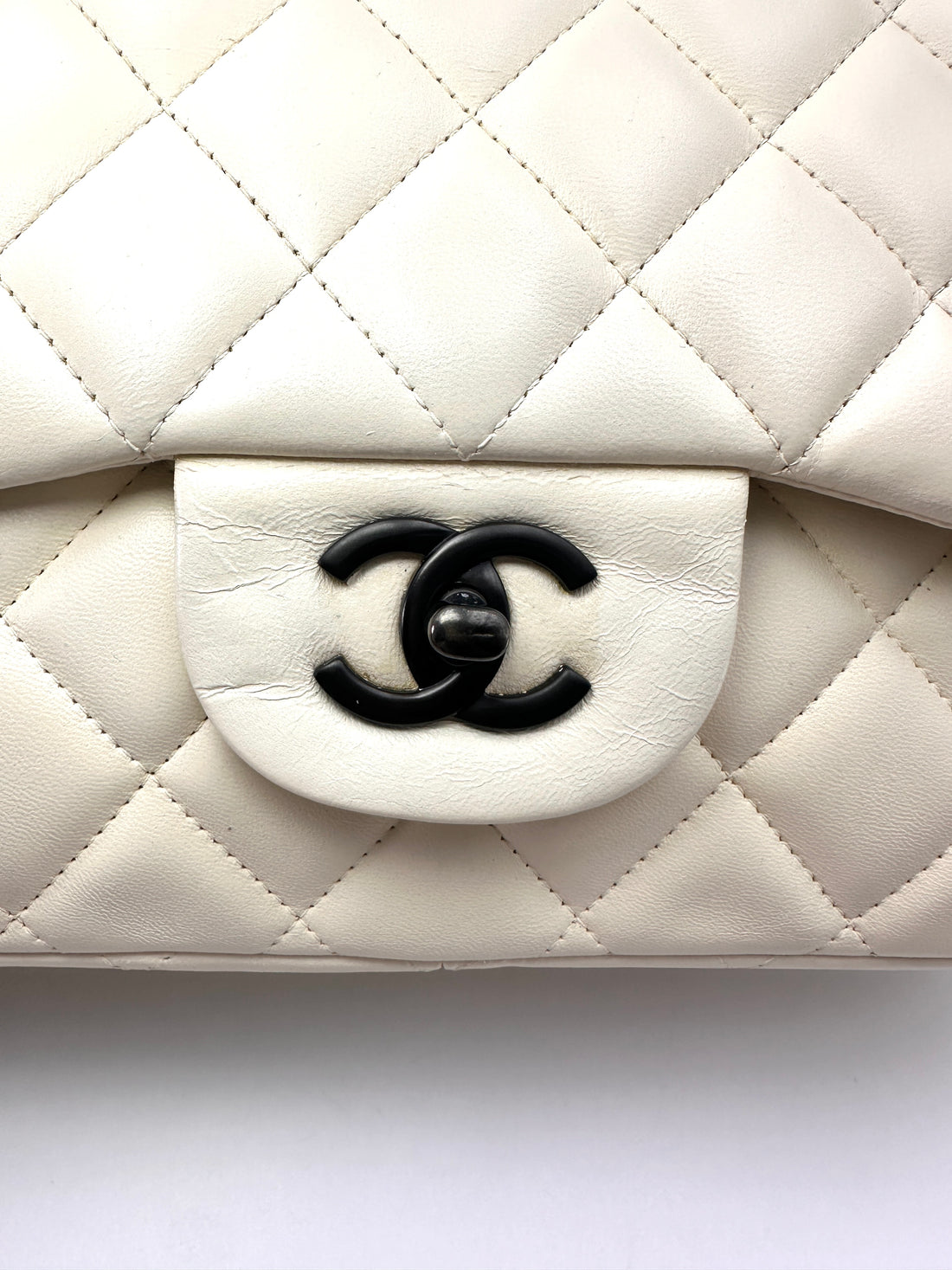Chanel Classic Flap White Quilted Leather Jumbo Shoulder Bag With Black Buckle(14***54) CC2547